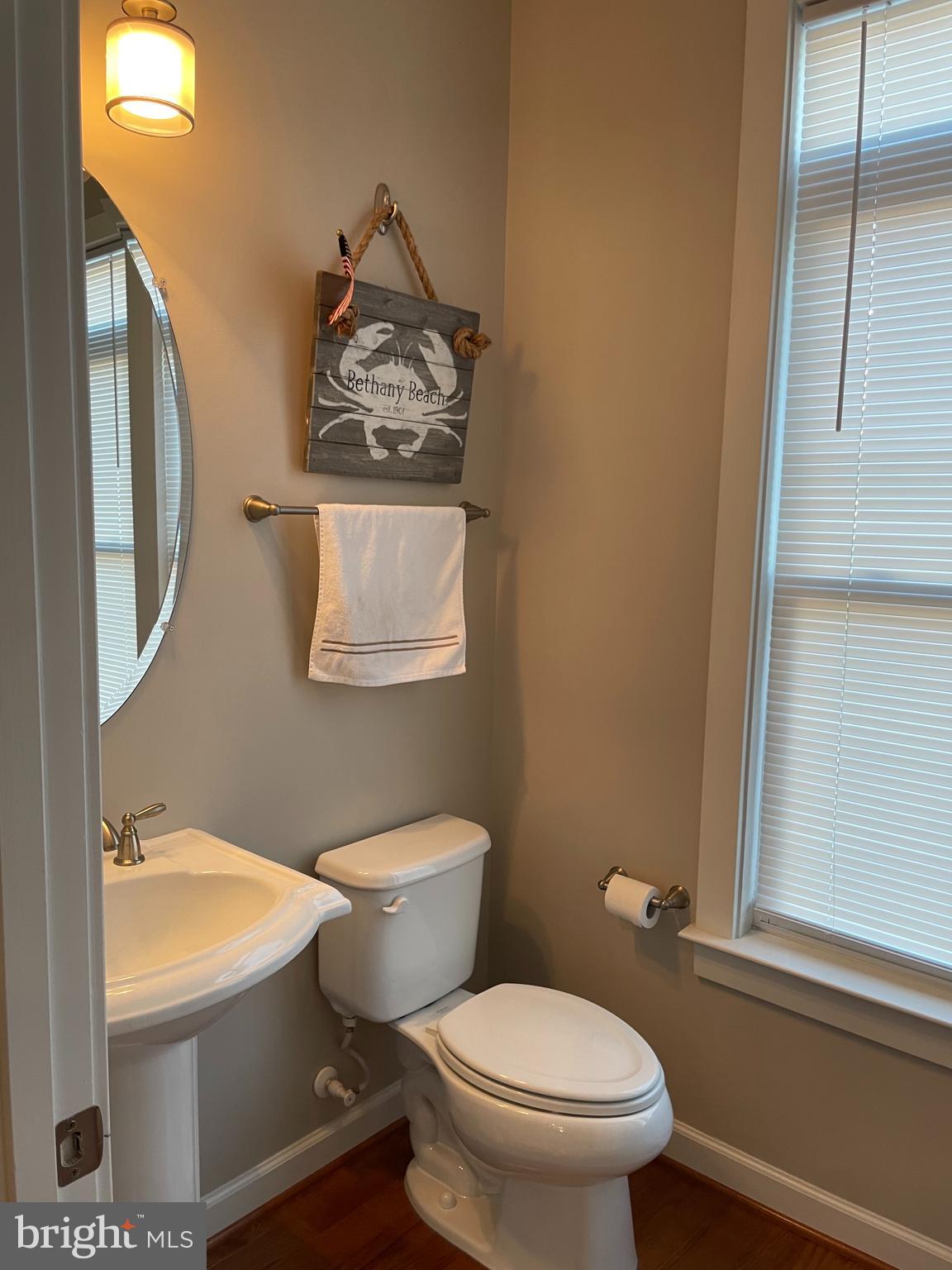 ONE LOUDOUN LAND BAY B - Residential Lease