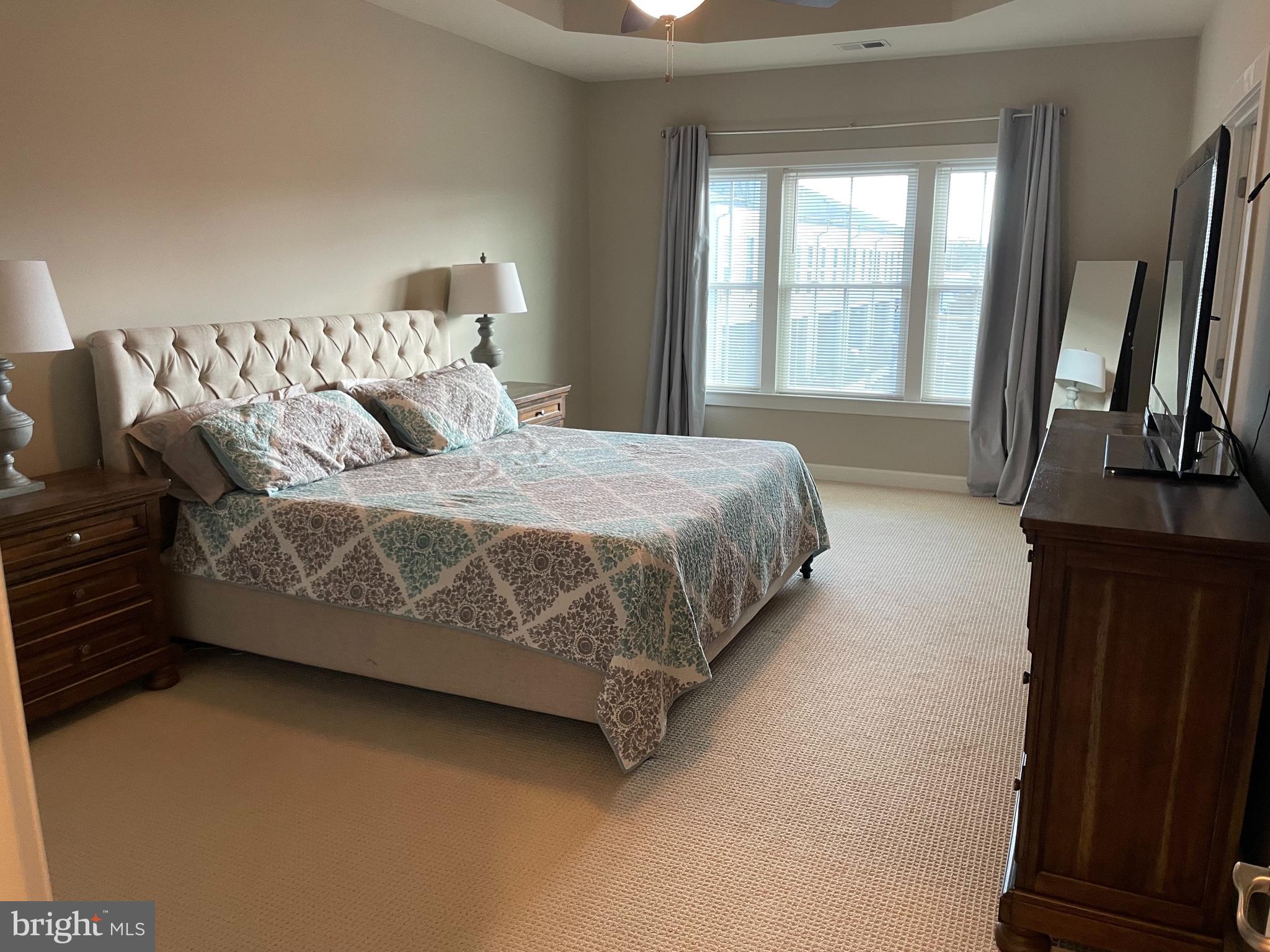 ONE LOUDOUN LAND BAY B - Residential Lease