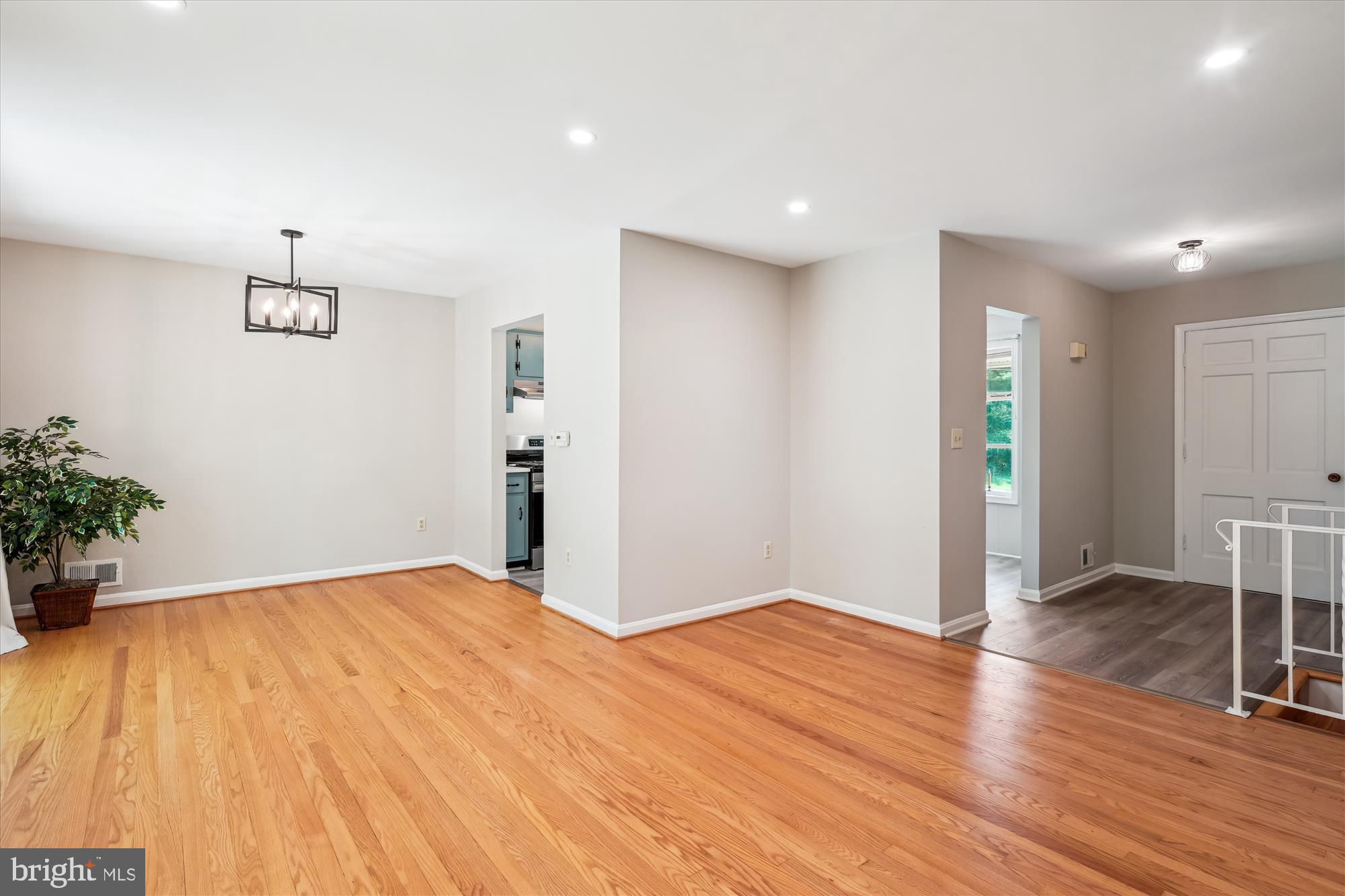 MILL CREEK TOWNE - Residential