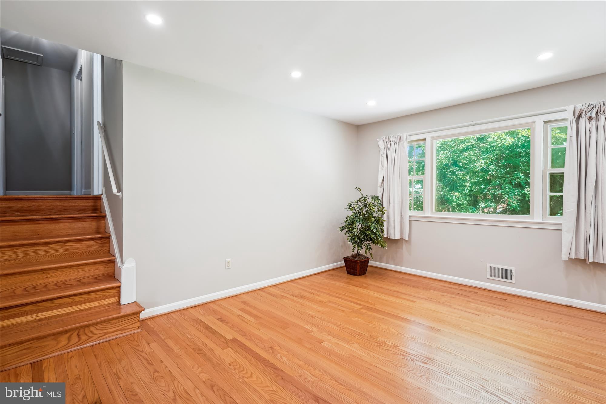 MILL CREEK TOWNE - Residential