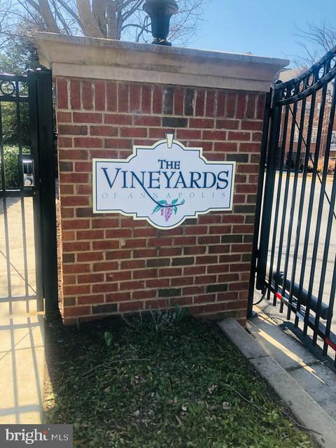VINEYARDS OF ANNAPOLIS - Residential Lease