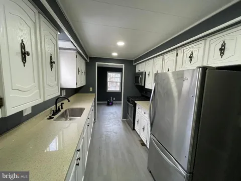 14731 National Dr, Chantilly, VA MLS: VAFX2282548