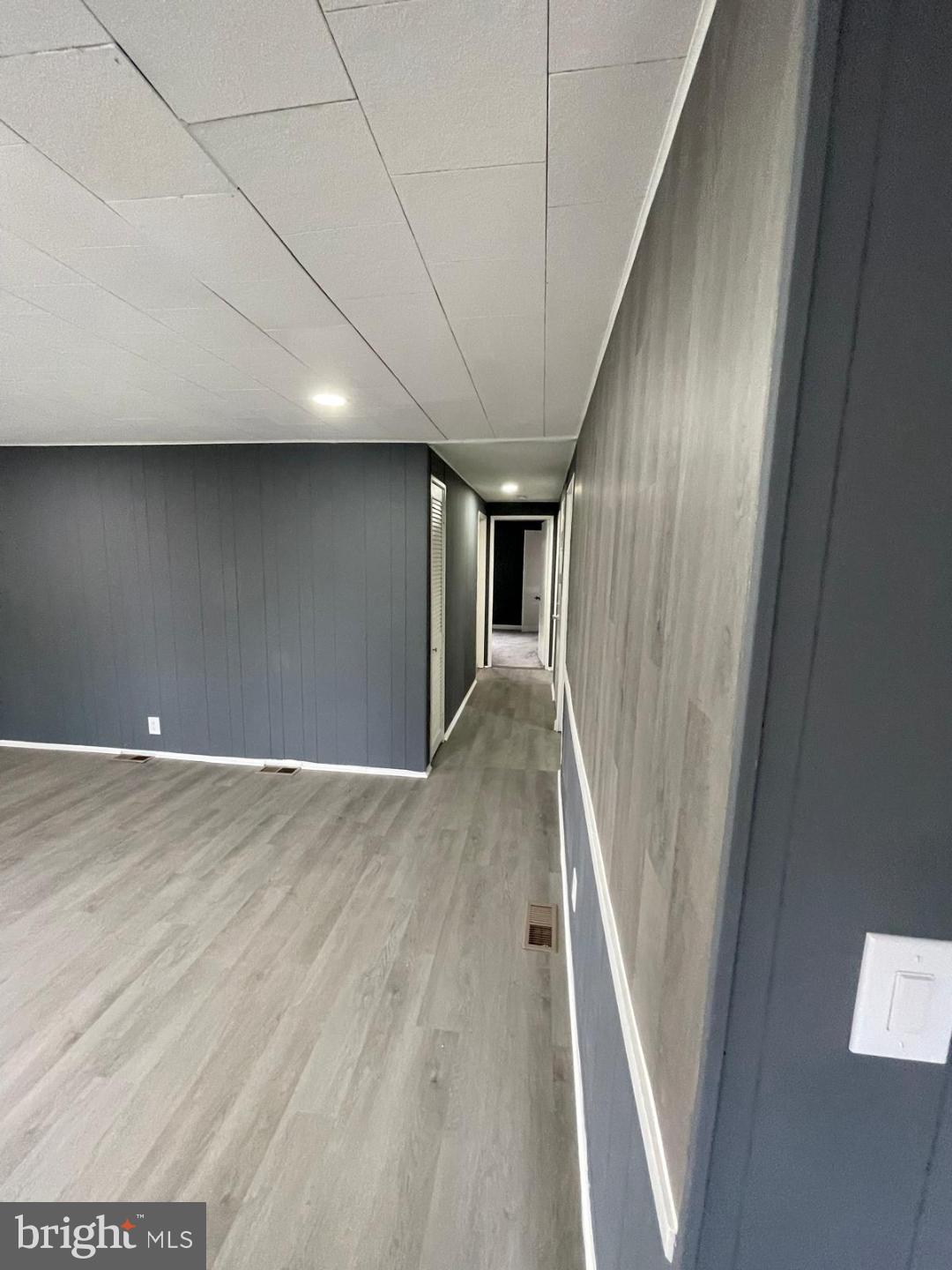 MEADOWS OF CHANTILLY - Residential