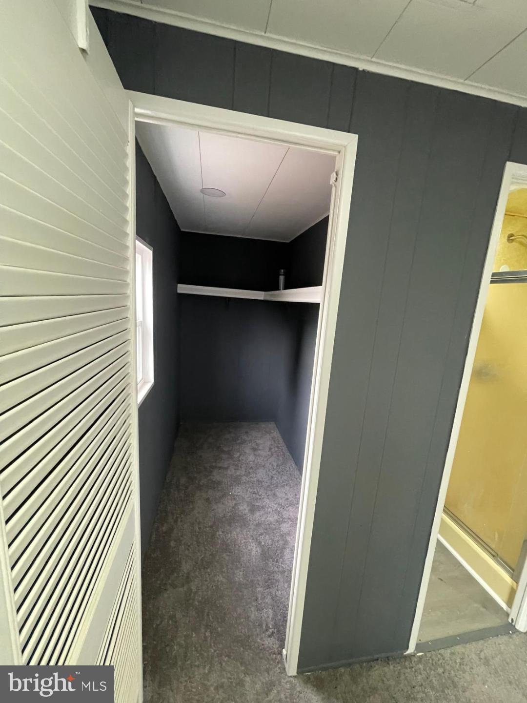 MEADOWS OF CHANTILLY - Residential