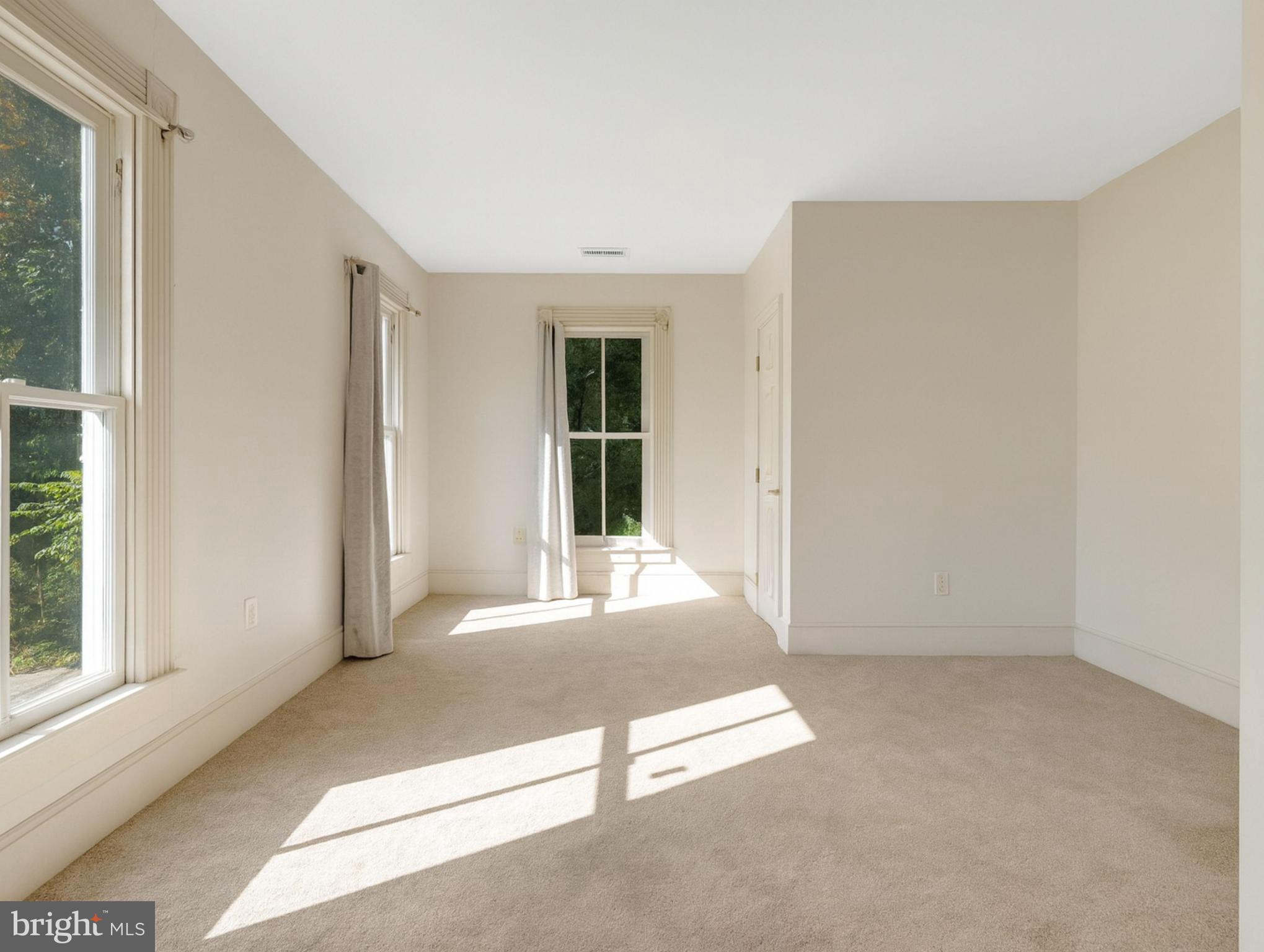 TOWN OF ROUND HILL - Residential