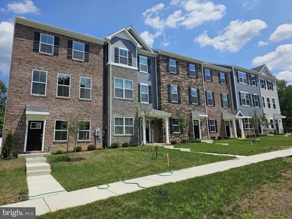 PRICE IMPROVEMENT on this QUICK MOVE IN END OF GROUP - Stunning 2 car garage townhome . 3 bedrooms,
3. 5 baths, loaded with upgrades . 3 Finished Levels. 2 Car garage. Cul de sac community. Private and quaint.
ALL ALLOWABLE CLOSING COSTS PAID with use of Preferred Lender and Title to receive Closing Cost Incentive.
Visit our decorated model at 10306 Serenade Ct Friday-Sunday 11-5
Homesite #6 7300 Roxy Run