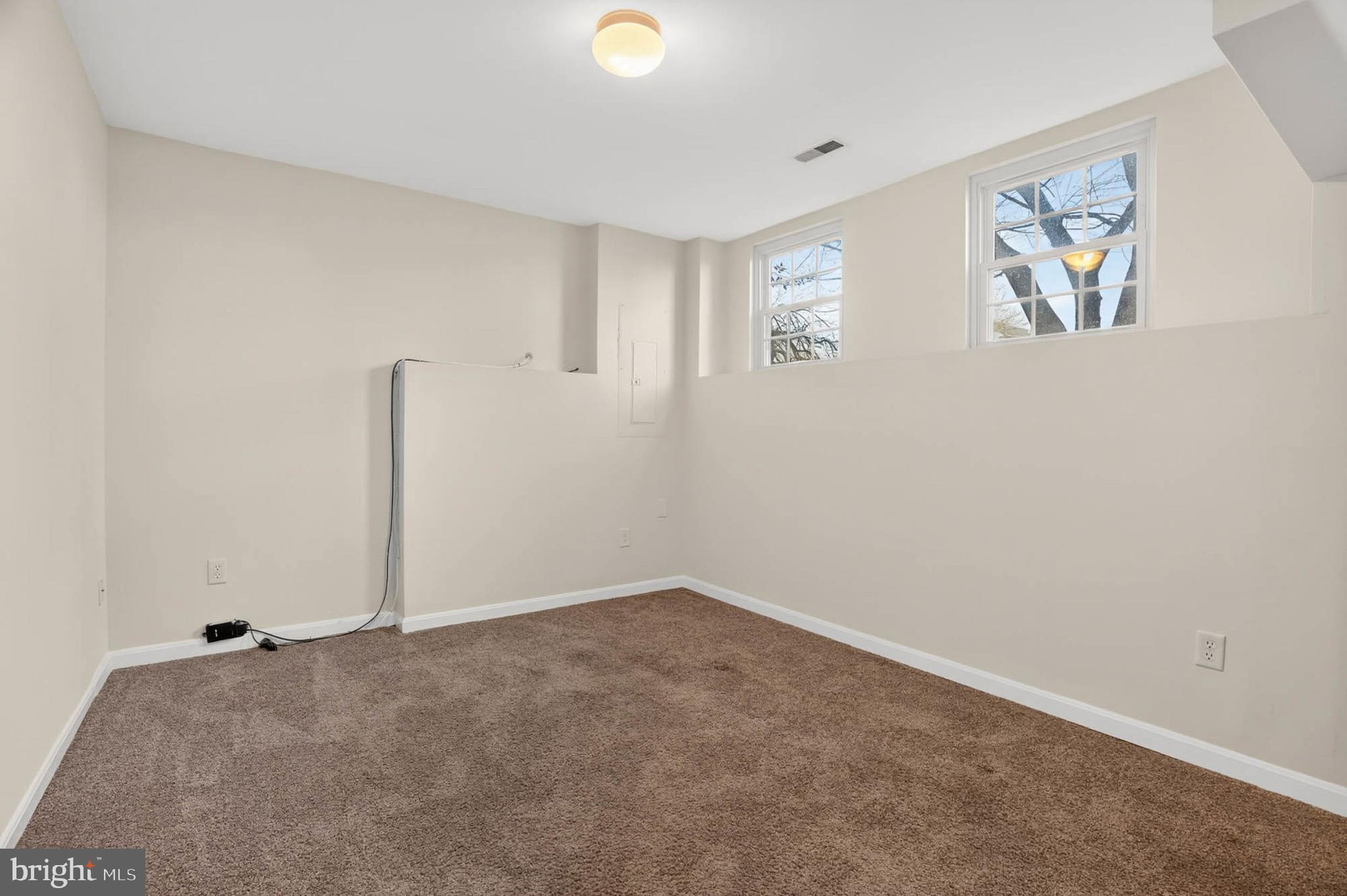 SNOWDEN RIDGE - Residential Lease