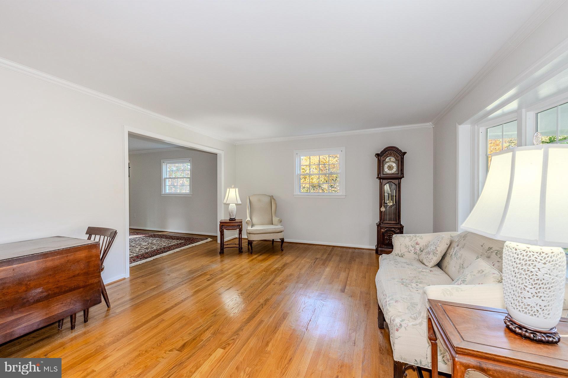 COUNTRY CLUB VIEW - Residential