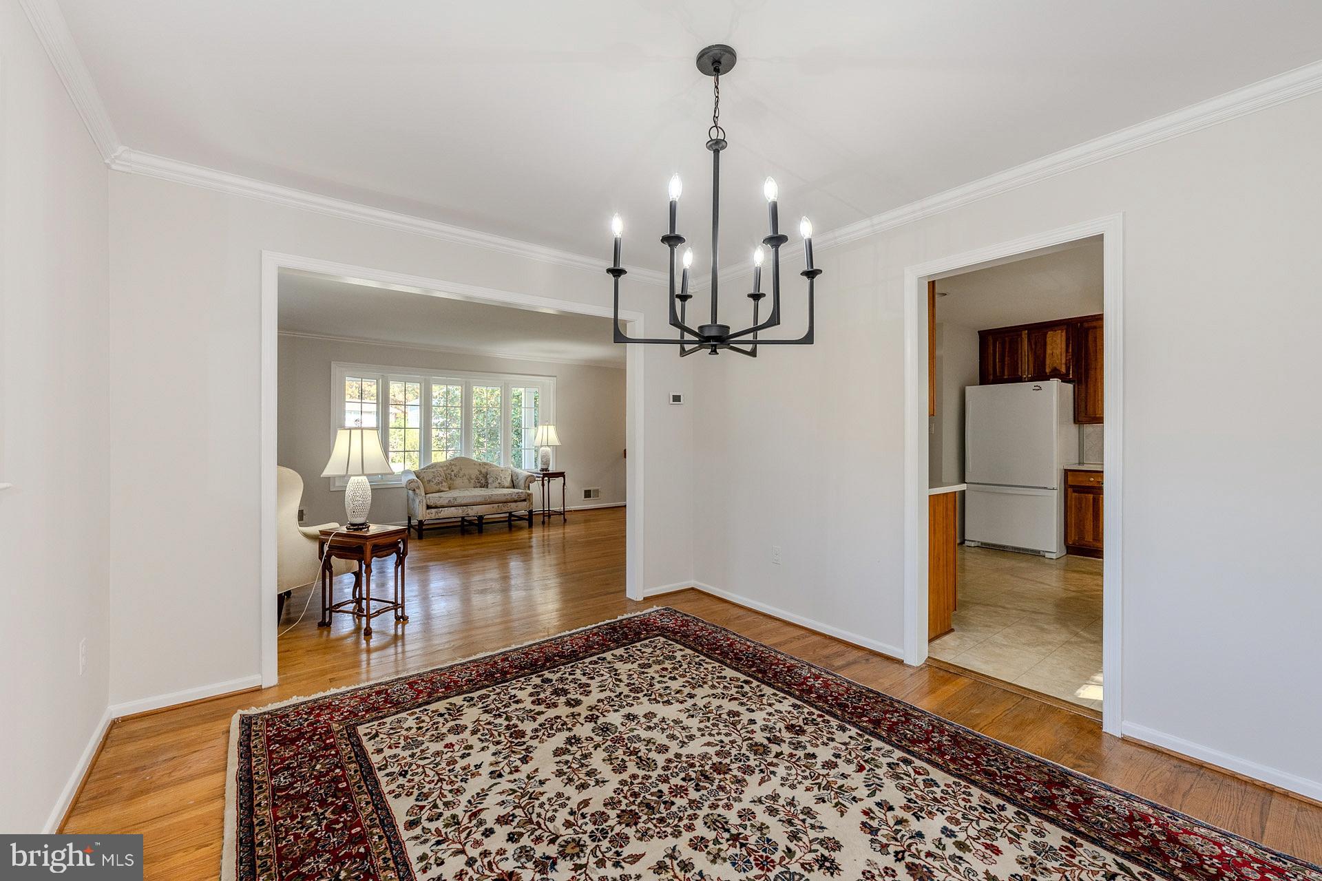 COUNTRY CLUB VIEW - Residential