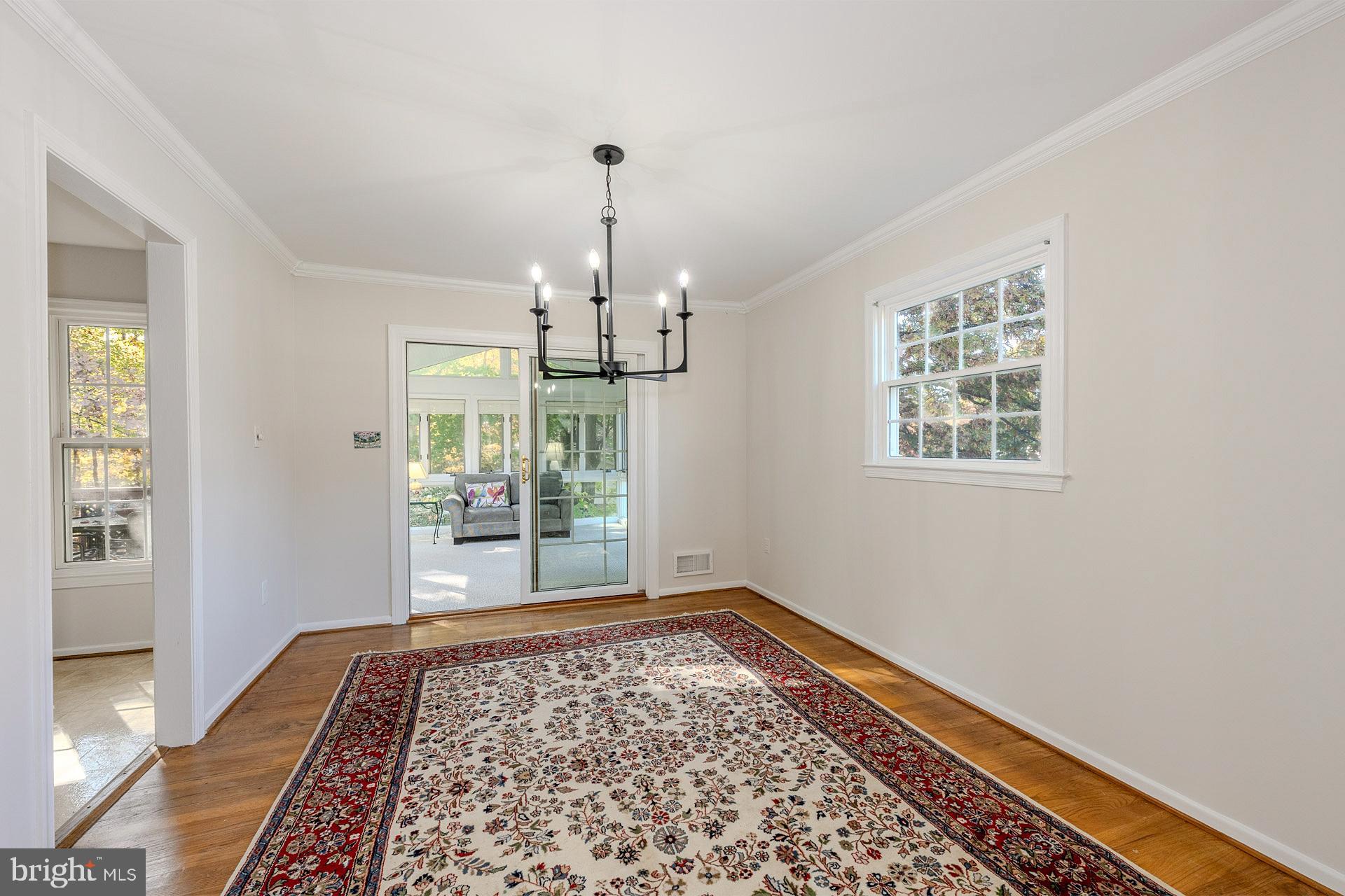 COUNTRY CLUB VIEW - Residential