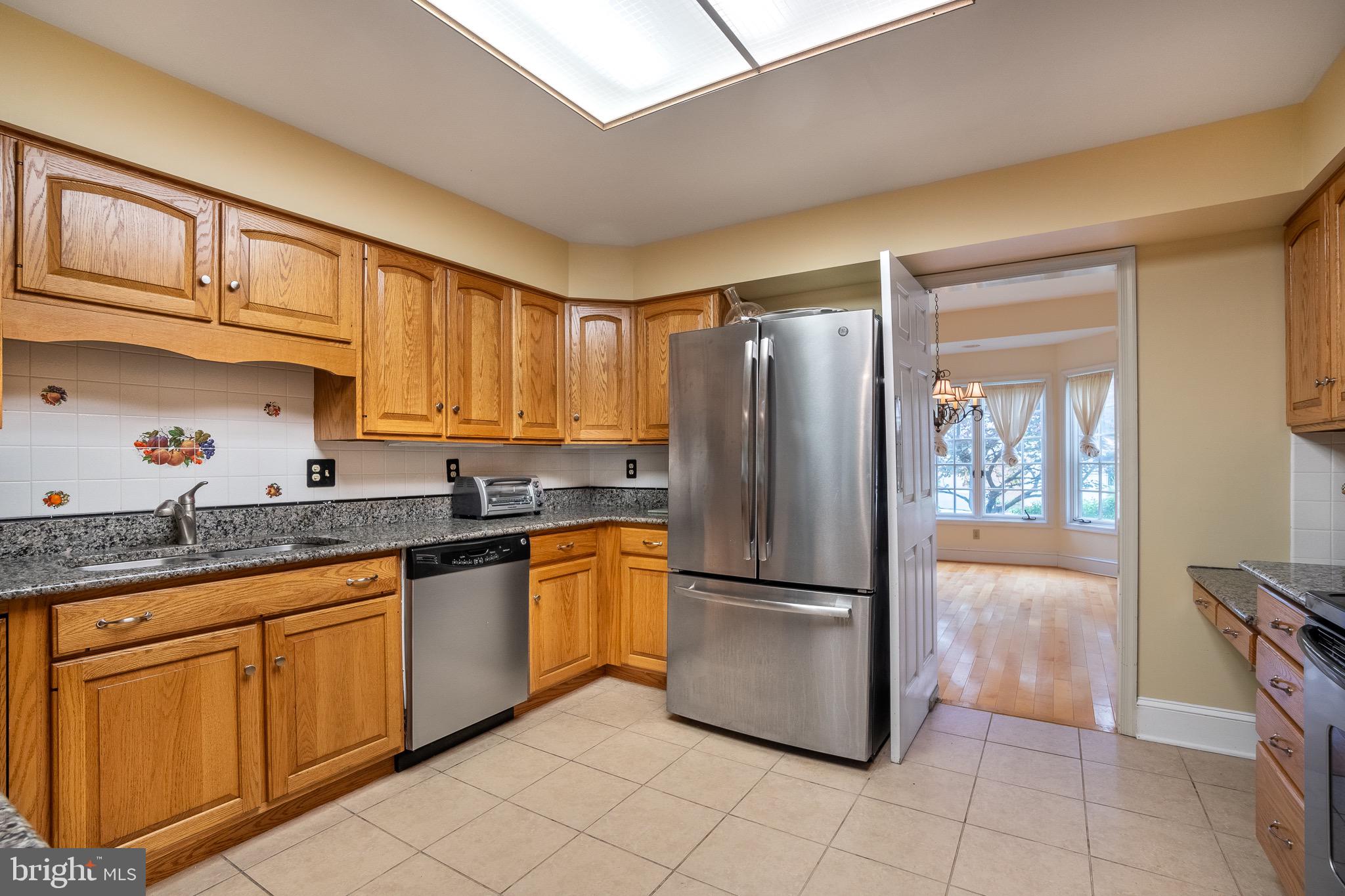 CAMBRIDGE CHASE - Residential