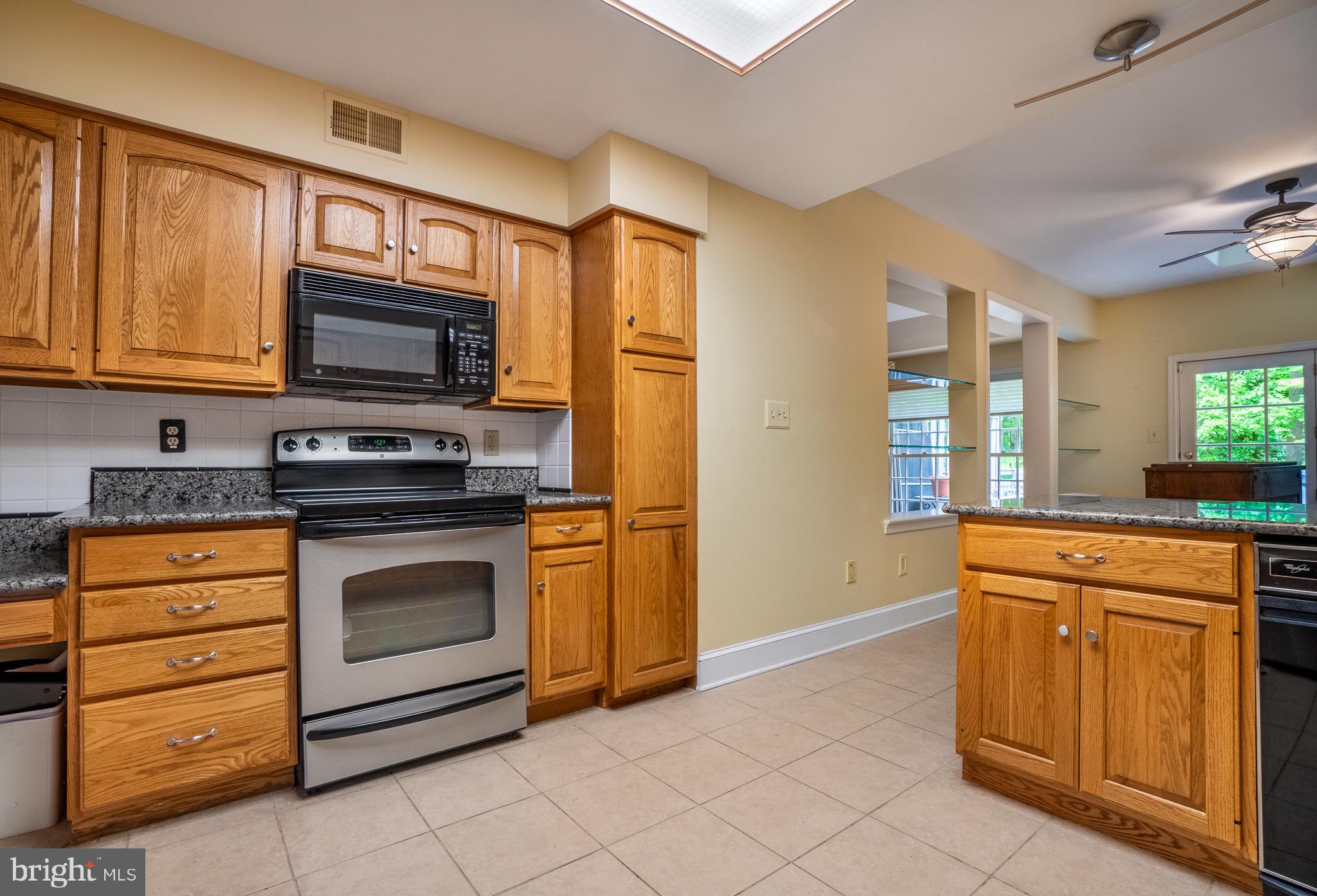 CAMBRIDGE CHASE - Residential