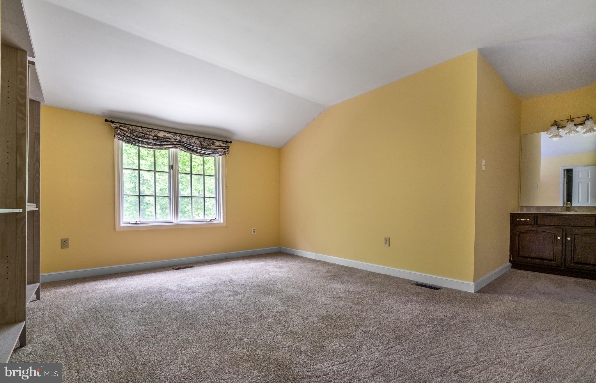 CAMBRIDGE CHASE - Residential