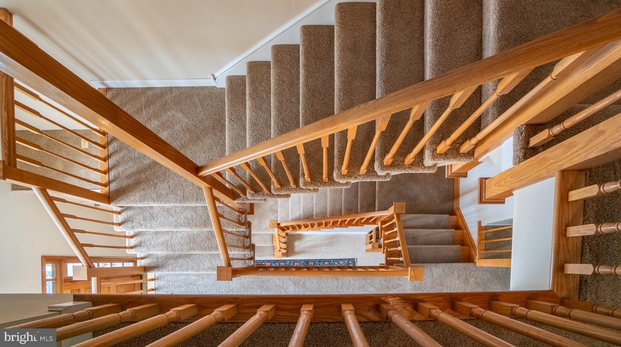 CAMBRIDGE CHASE - Residential