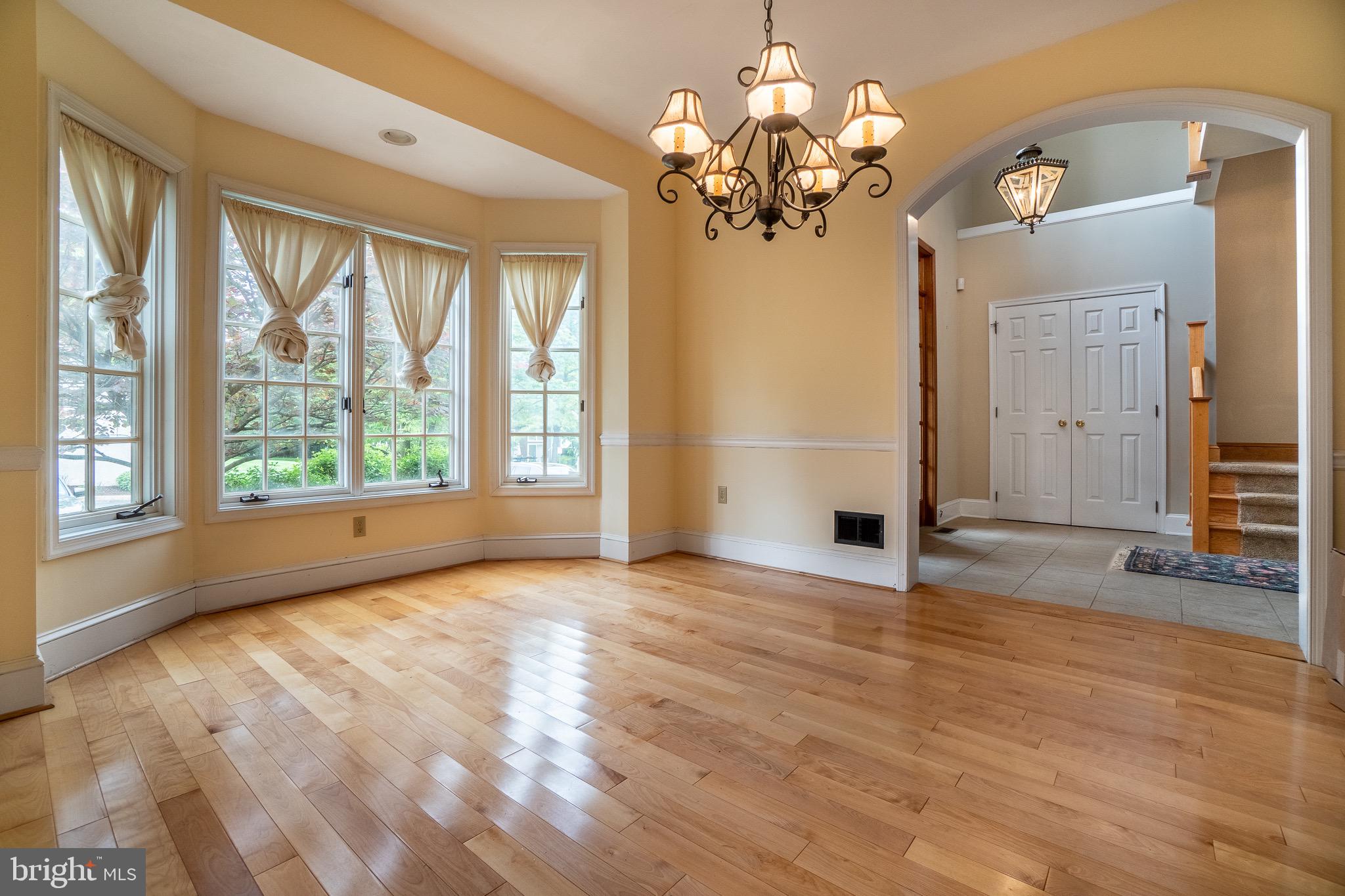 CAMBRIDGE CHASE - Residential