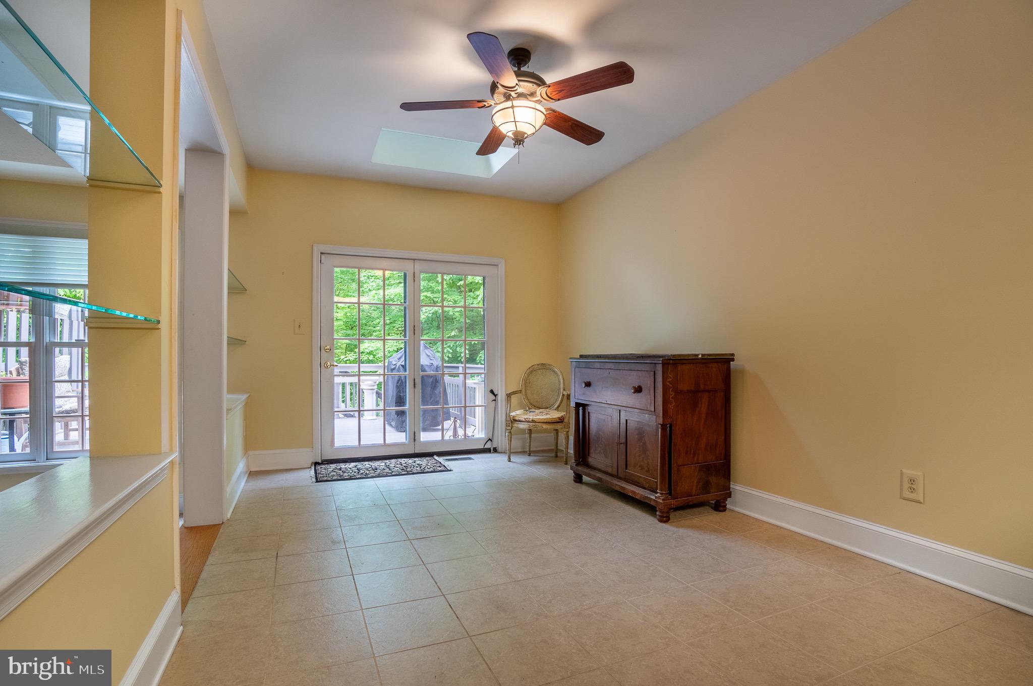 CAMBRIDGE CHASE - Residential