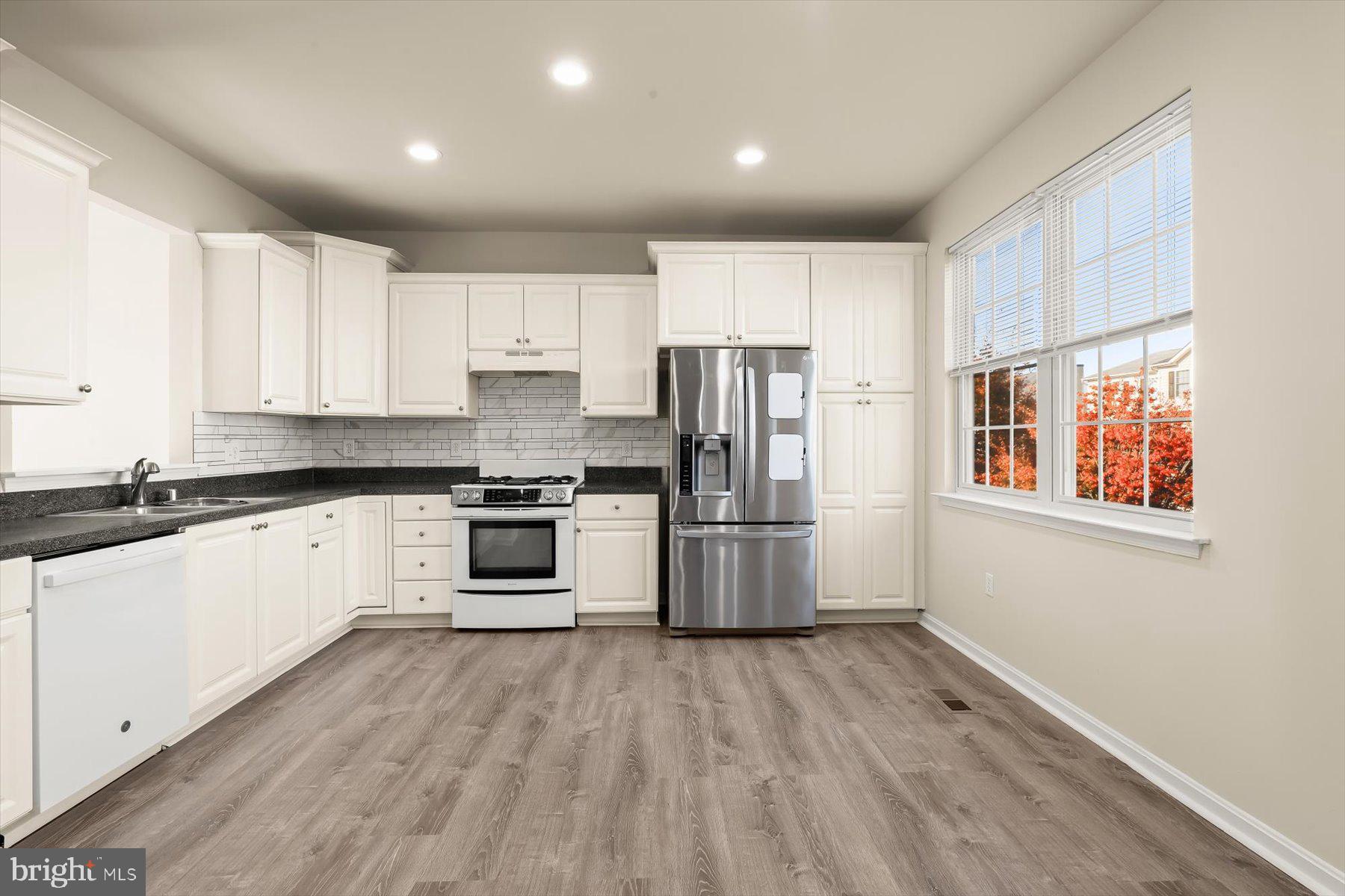 KARENDALE PLACE - Residential