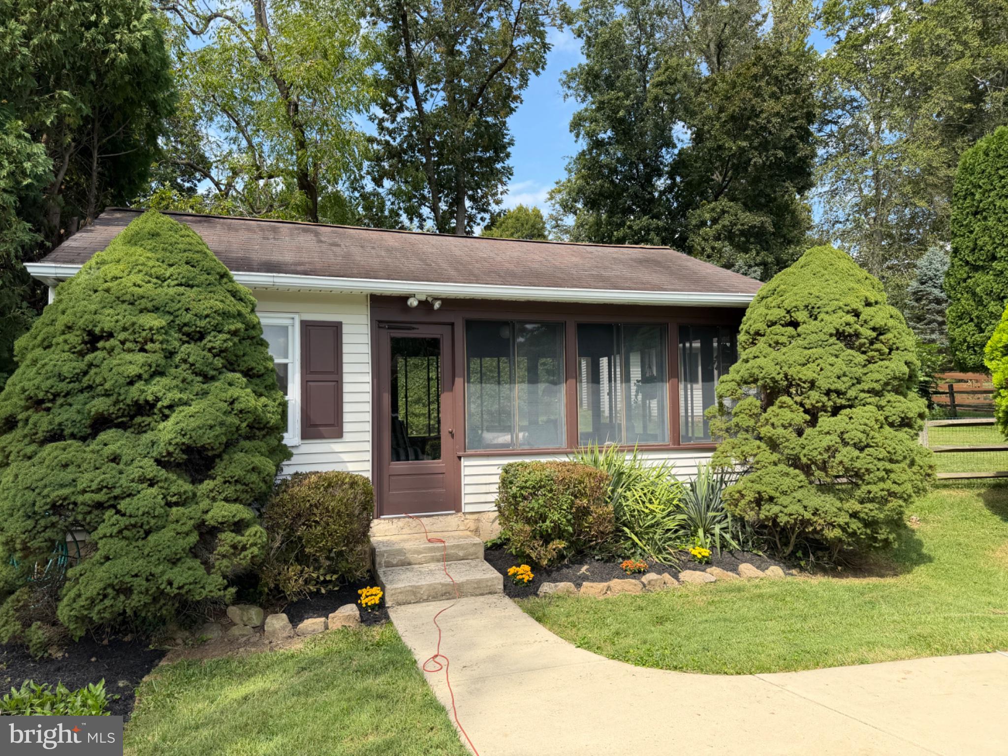 1627 E STRASBURG ROAD