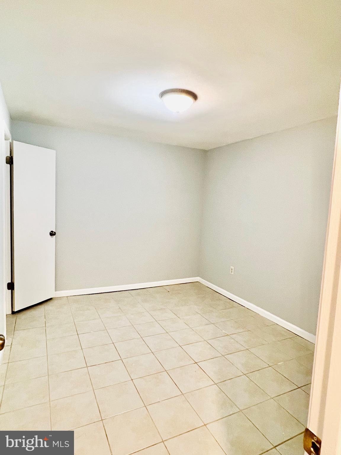 PINECREST HEIGHTS - Residential Lease