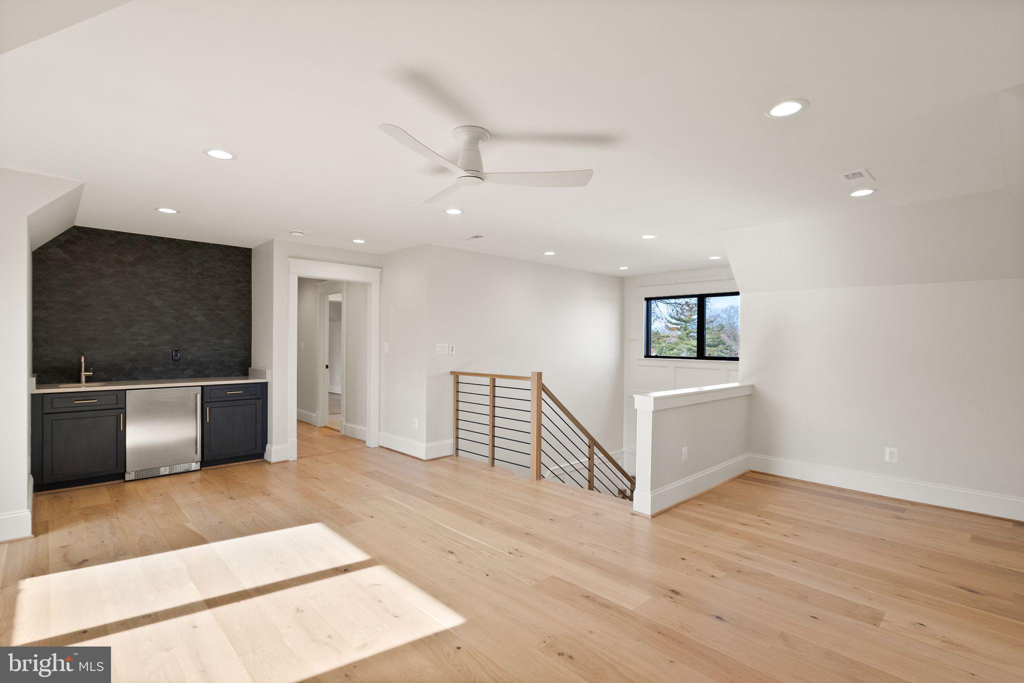 LYON VILLAGE - Residential