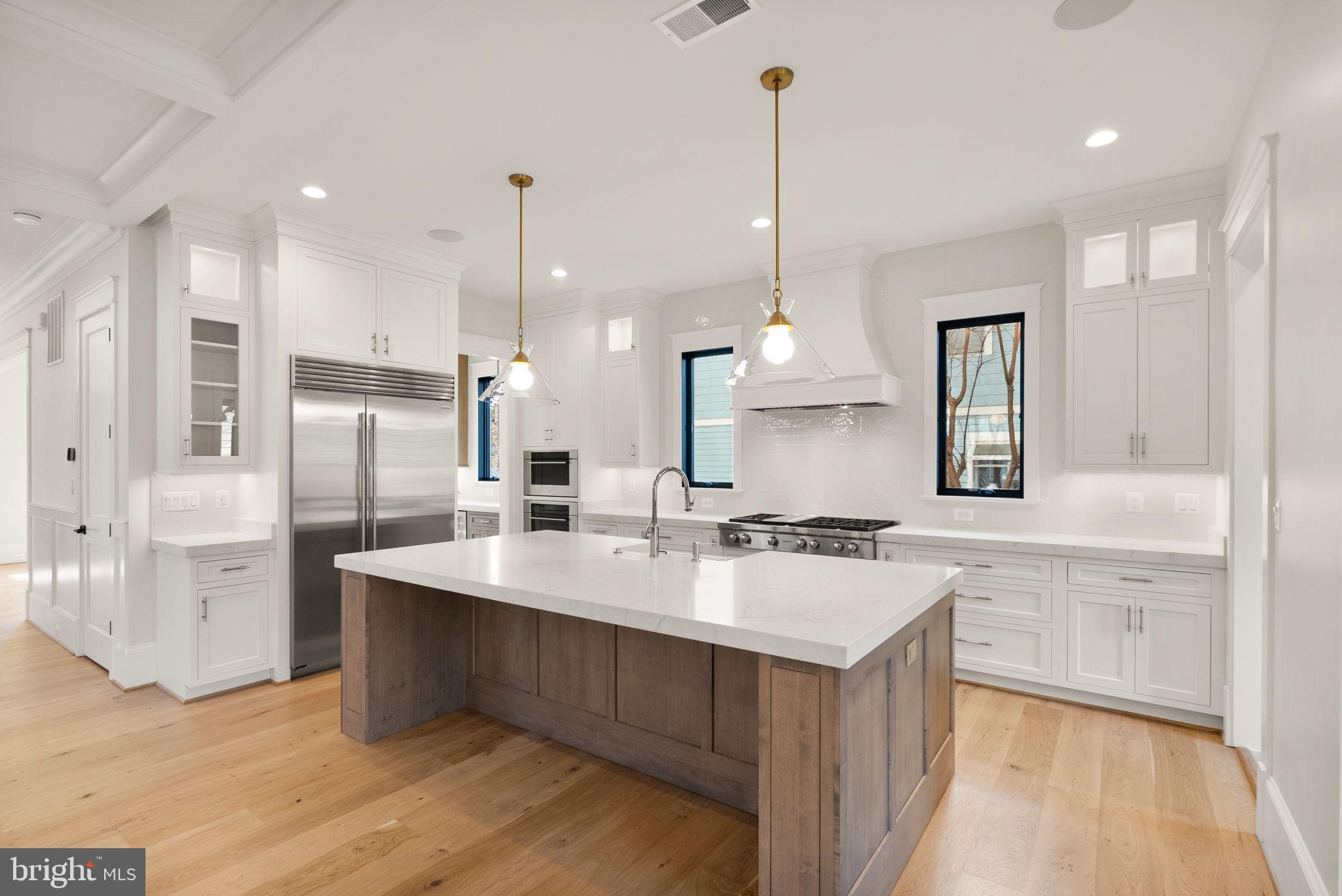 LYON VILLAGE - Residential