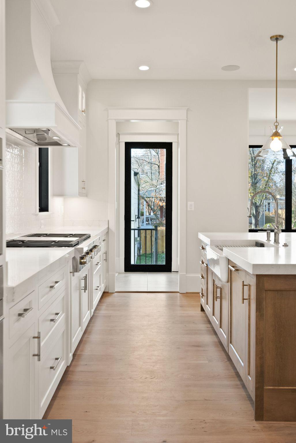 LYON VILLAGE - Residential