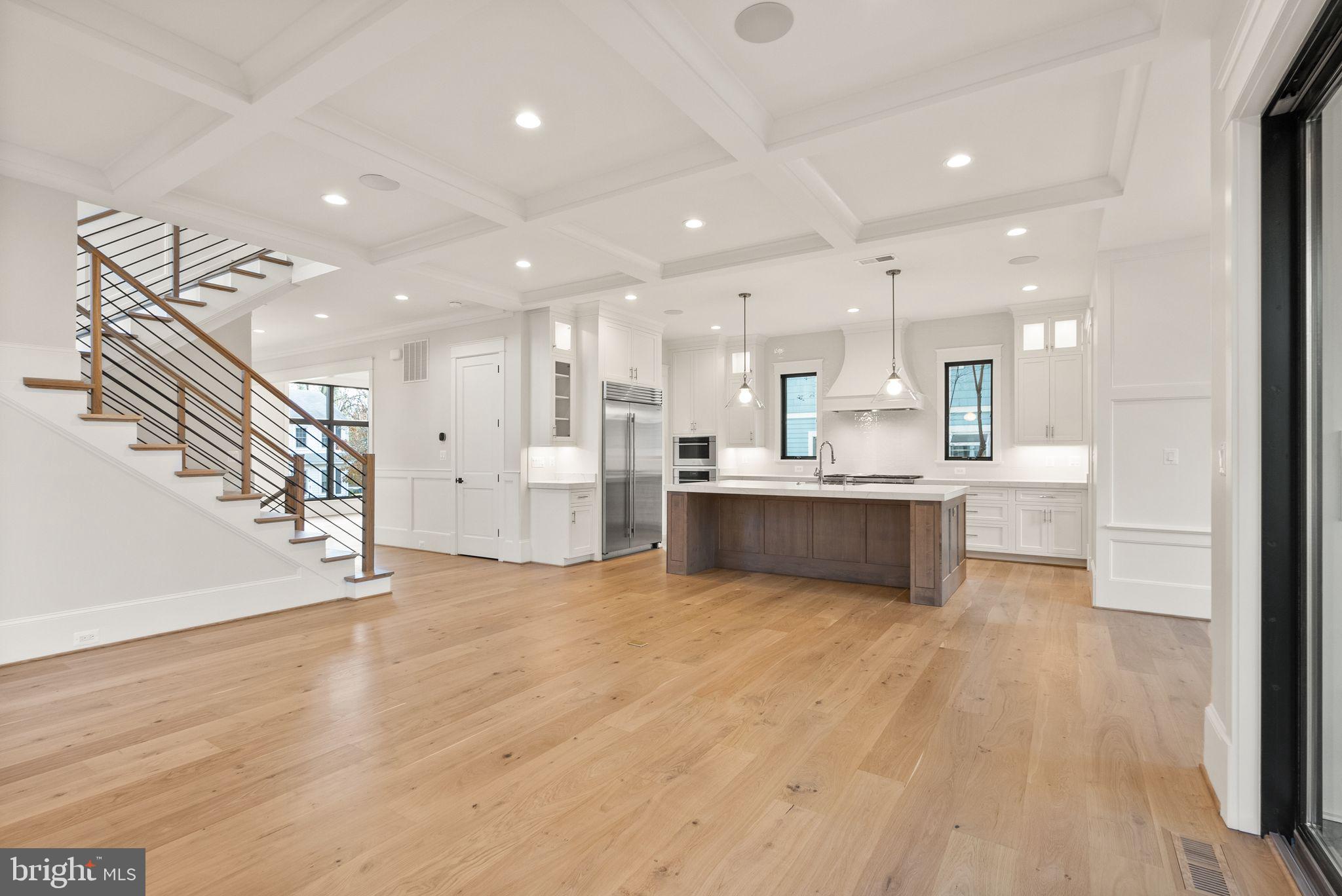 LYON VILLAGE - Residential