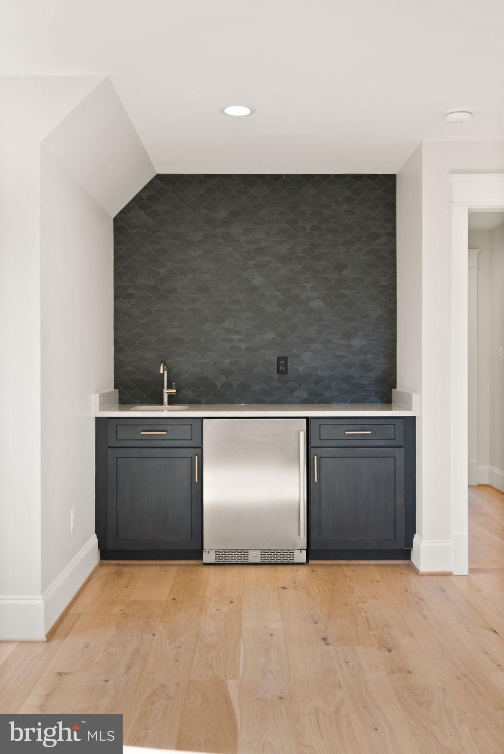 LYON VILLAGE - Residential