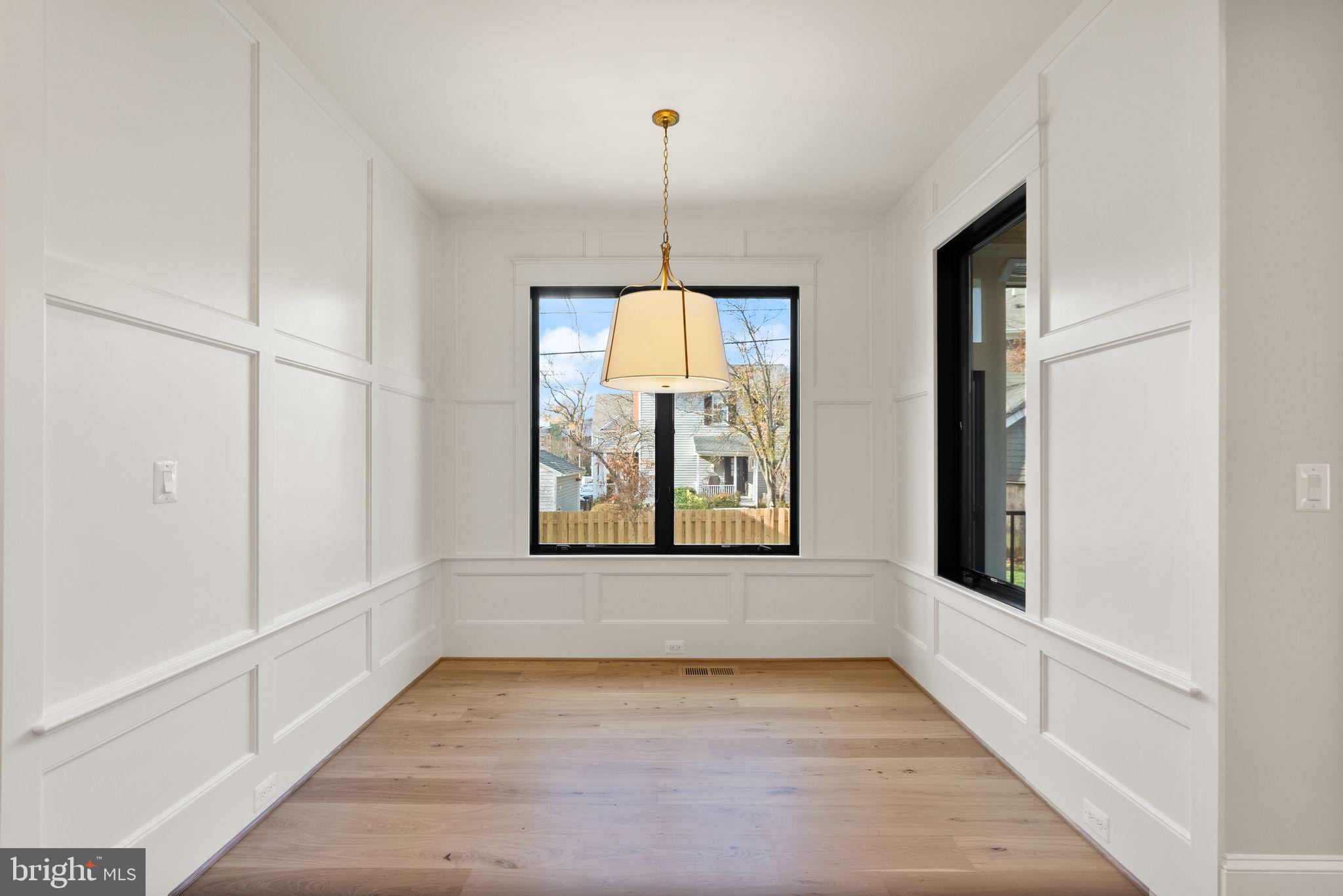 LYON VILLAGE - Residential