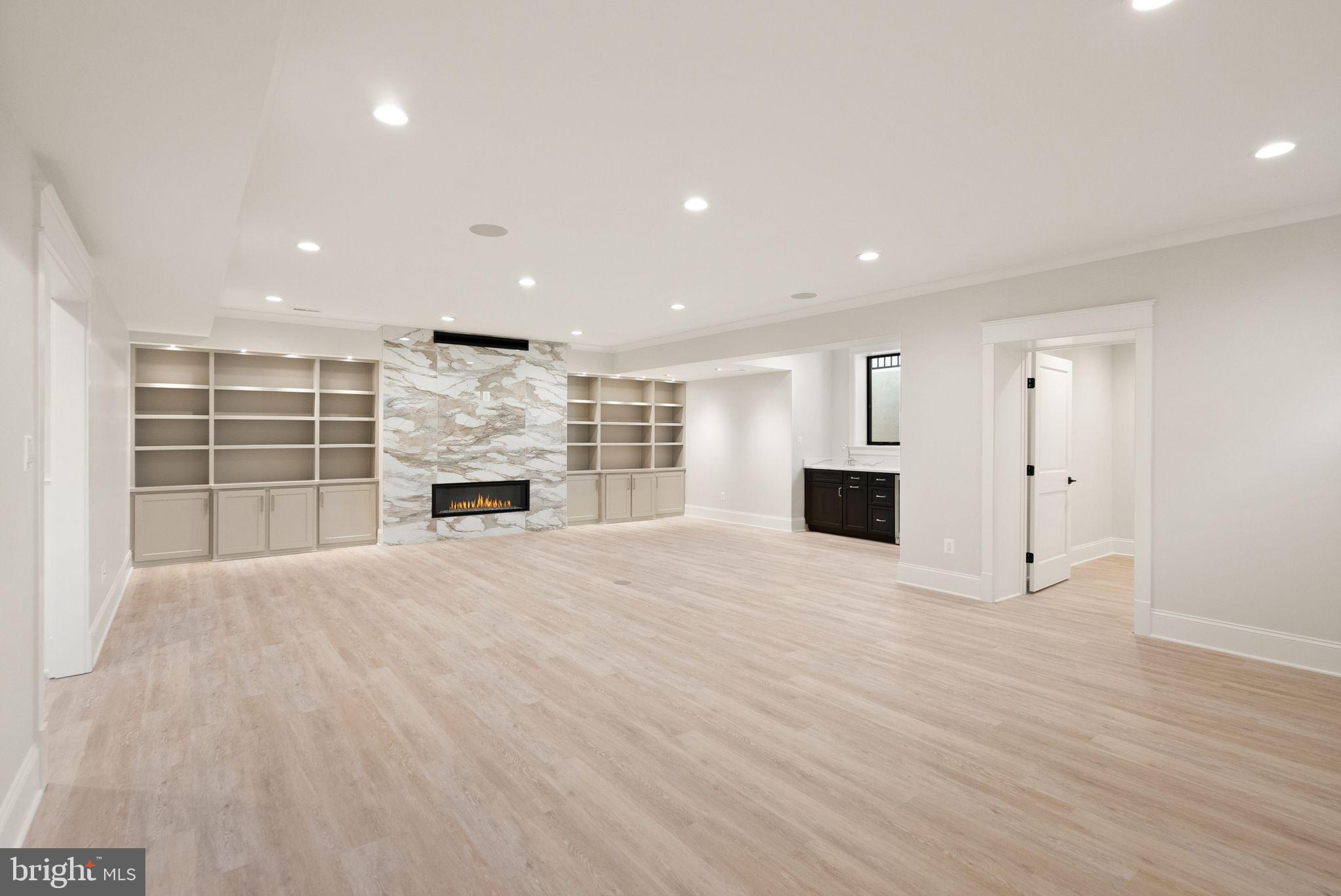 LYON VILLAGE - Residential