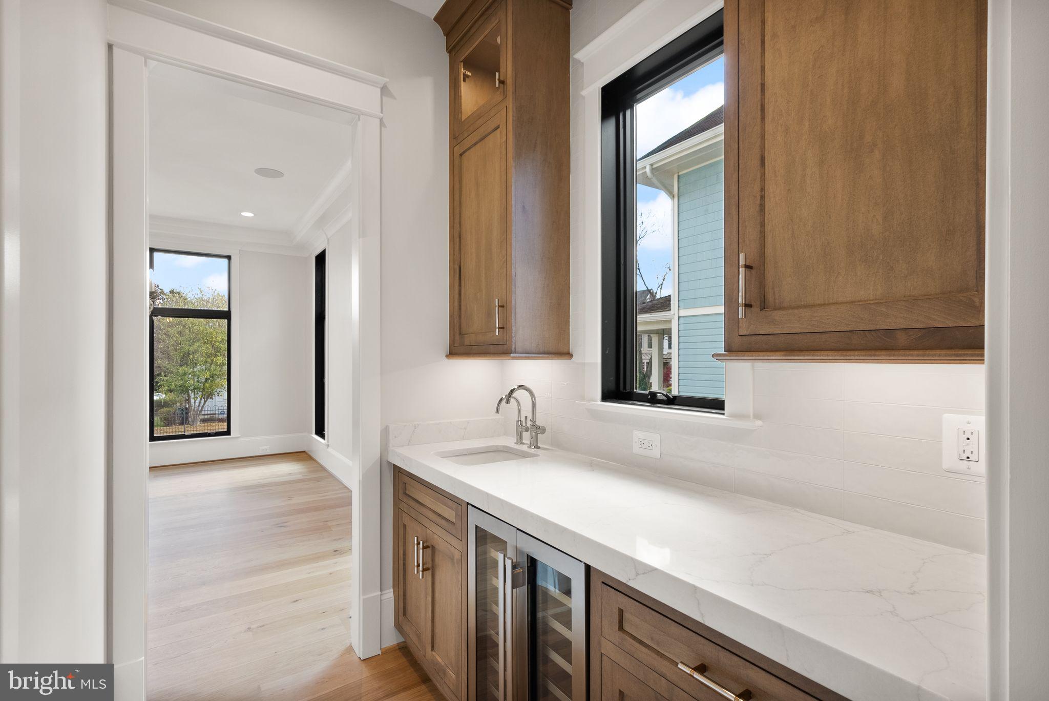 LYON VILLAGE - Residential