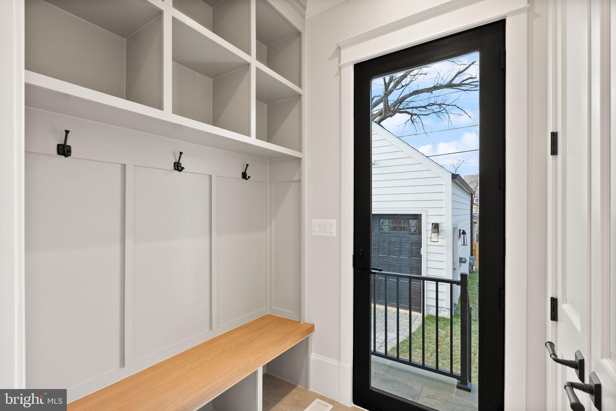 LYON VILLAGE - Residential