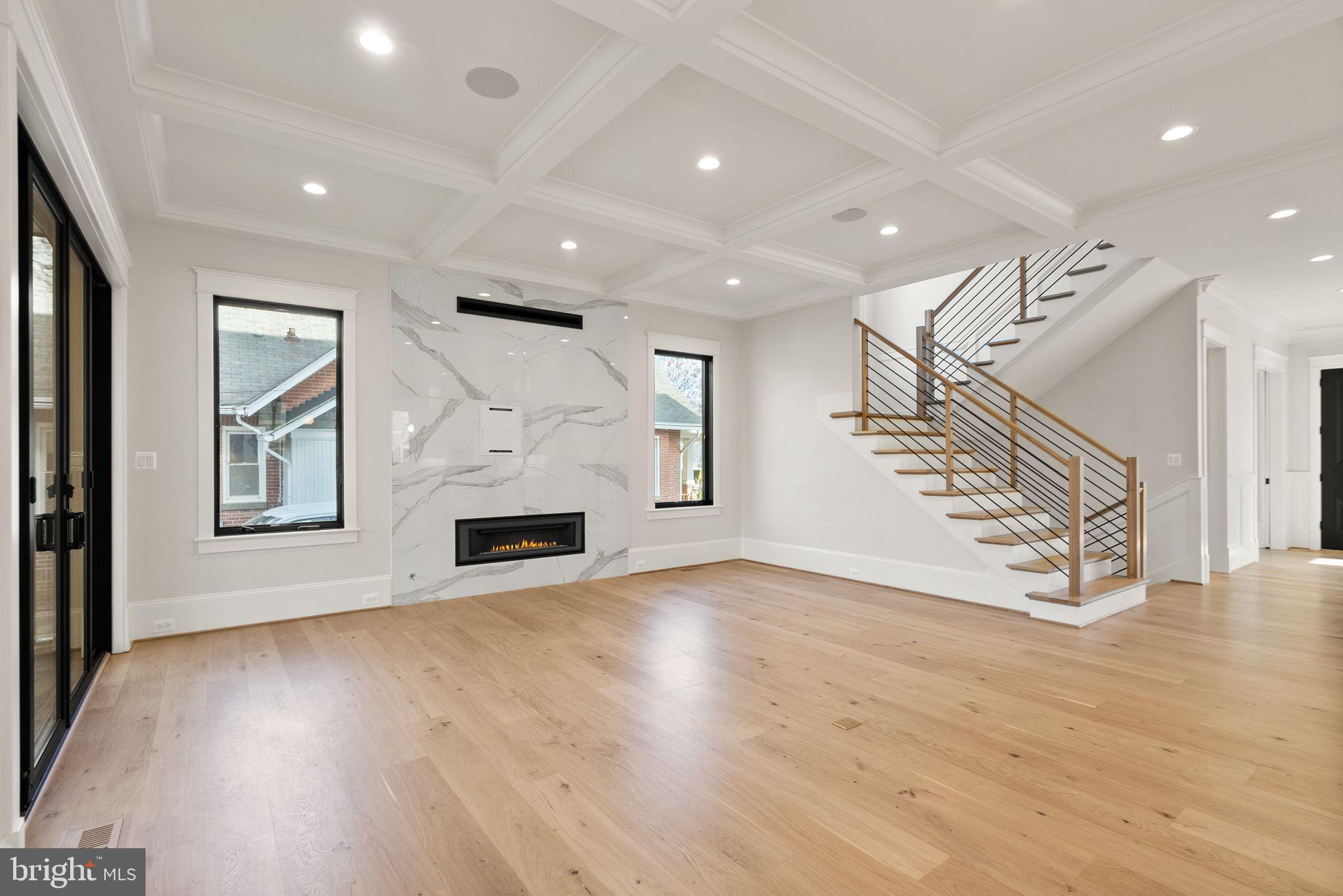 LYON VILLAGE - Residential