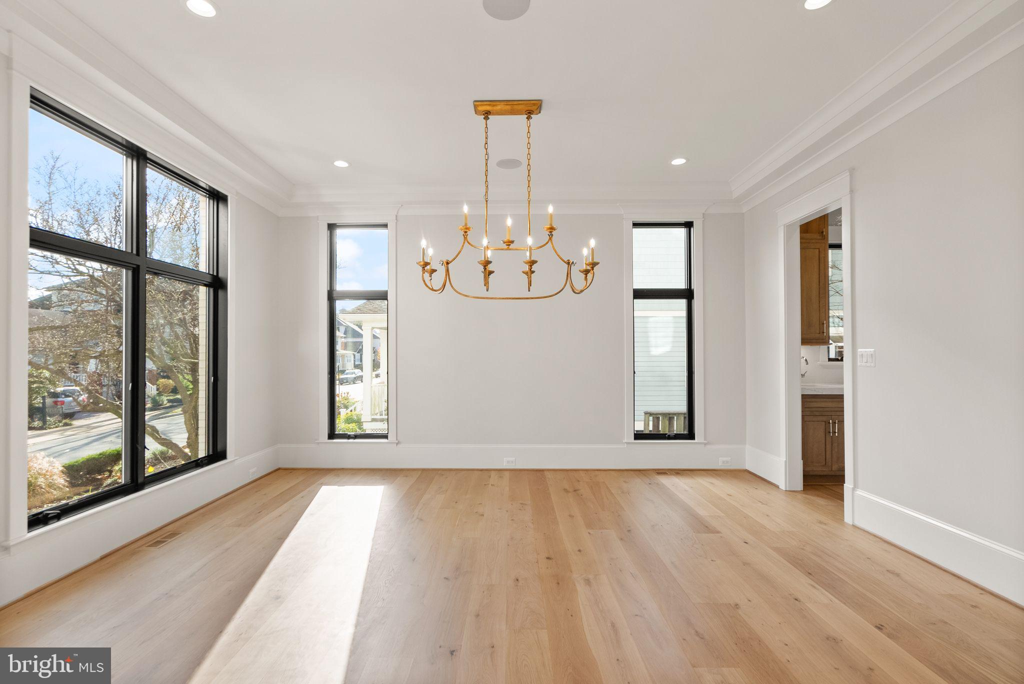 LYON VILLAGE - Residential