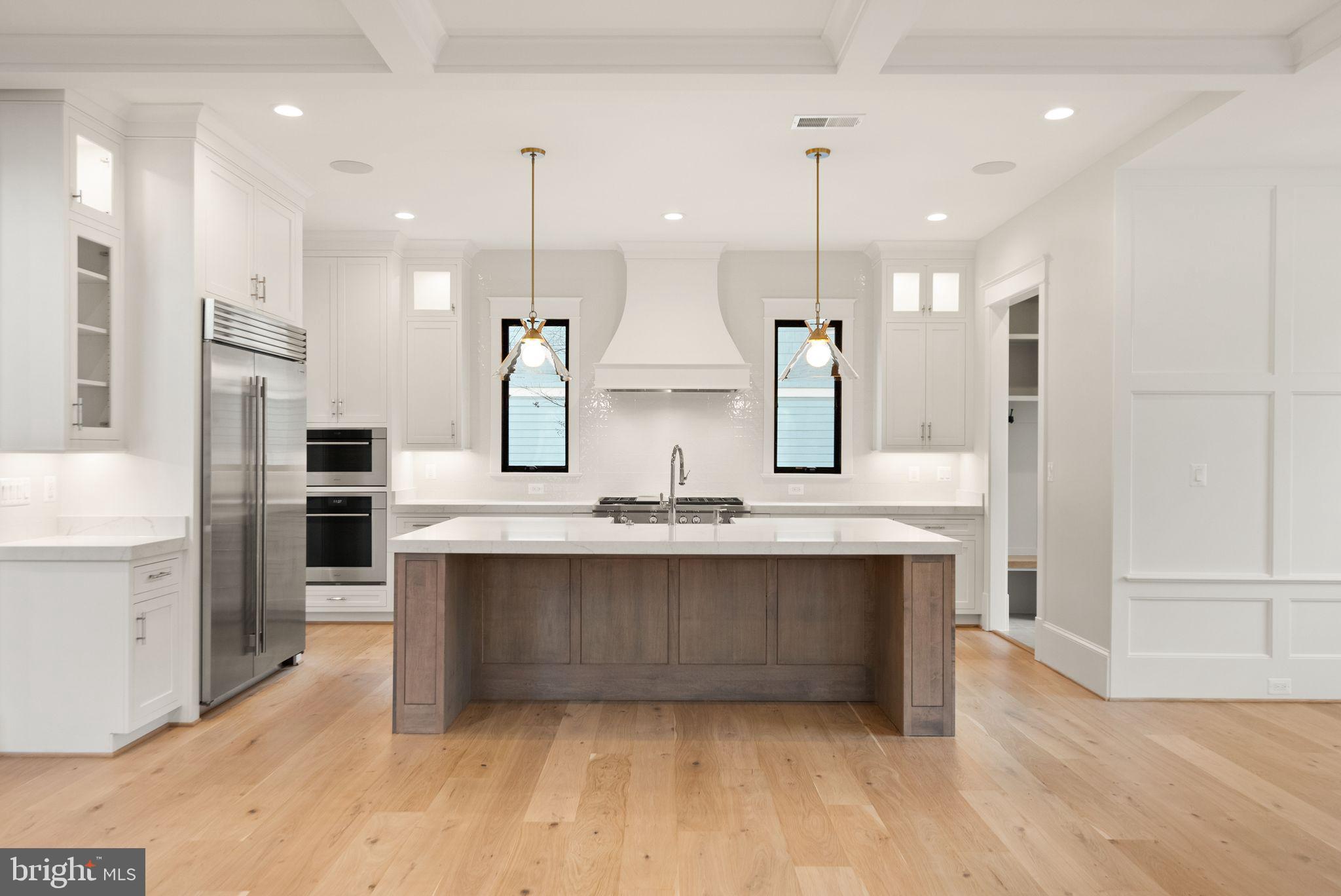 LYON VILLAGE - Residential