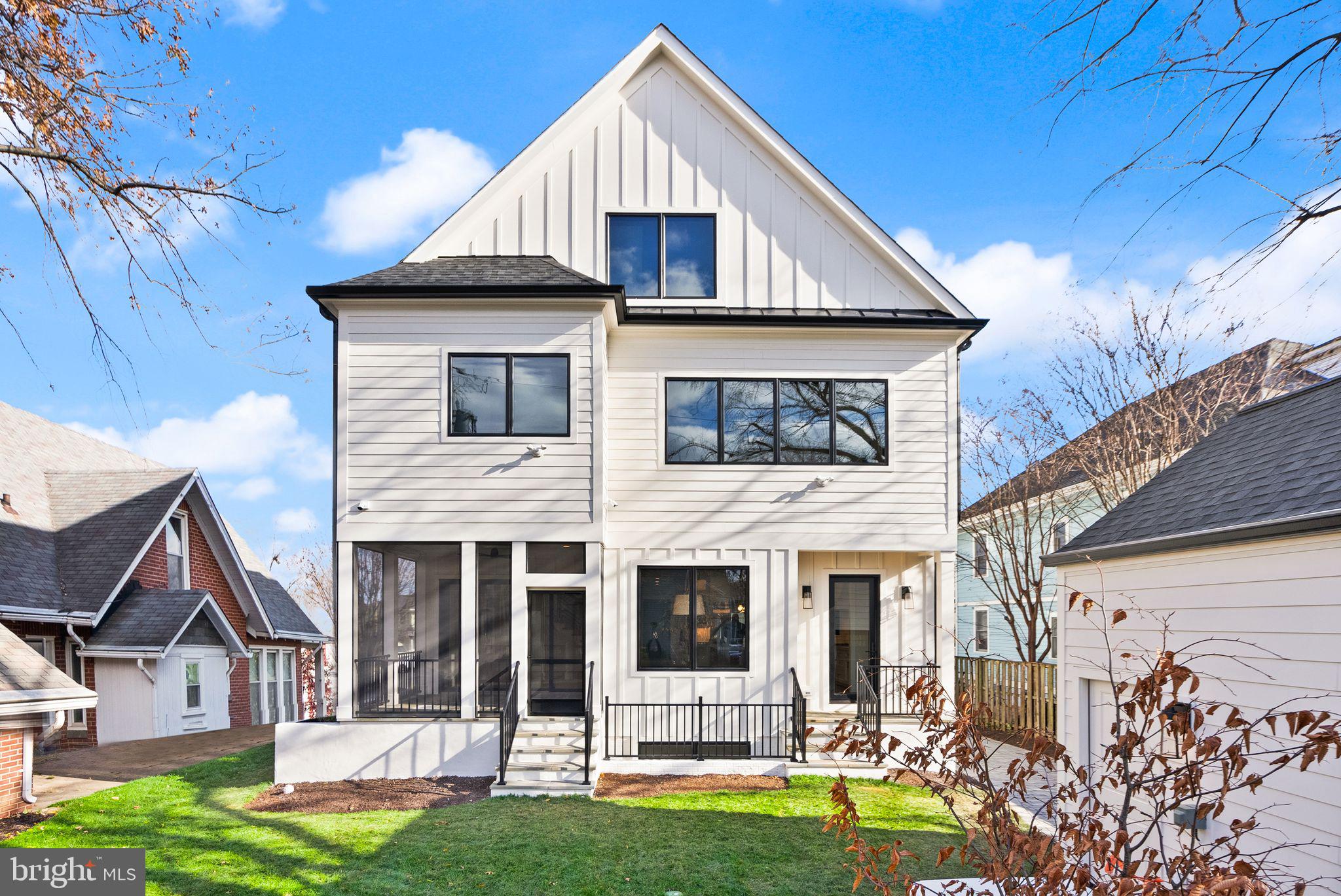 LYON VILLAGE - Residential