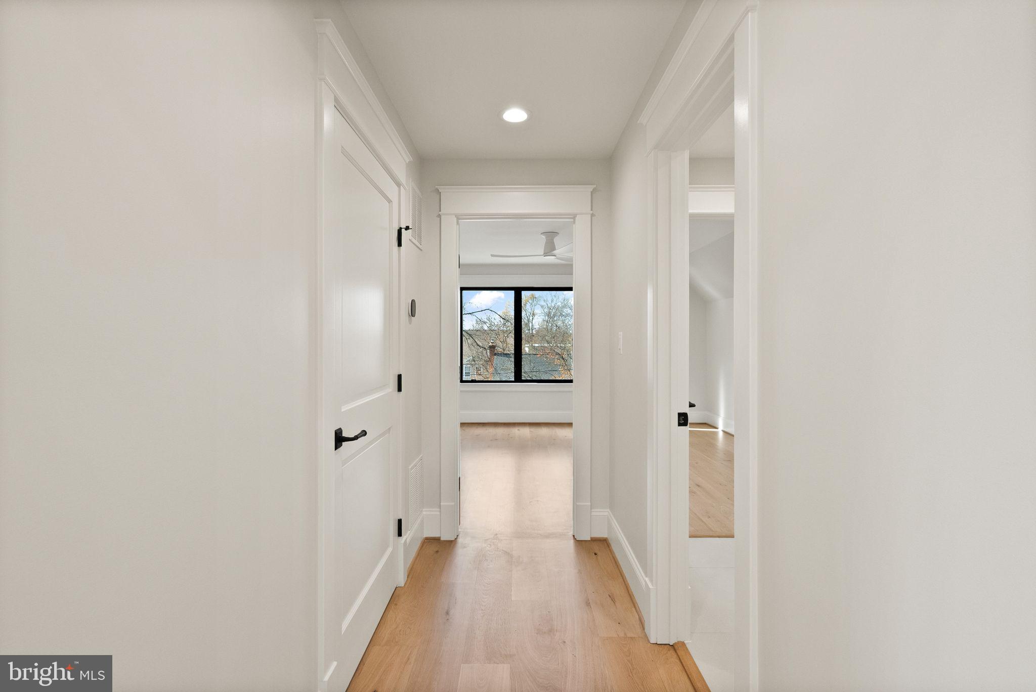 LYON VILLAGE - Residential