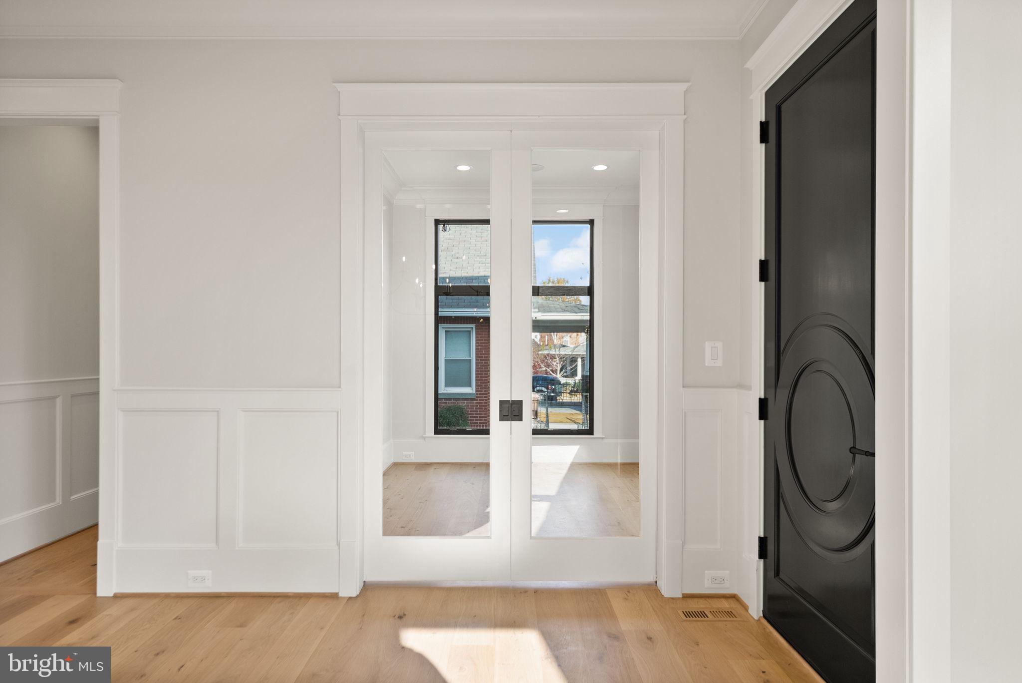 LYON VILLAGE - Residential