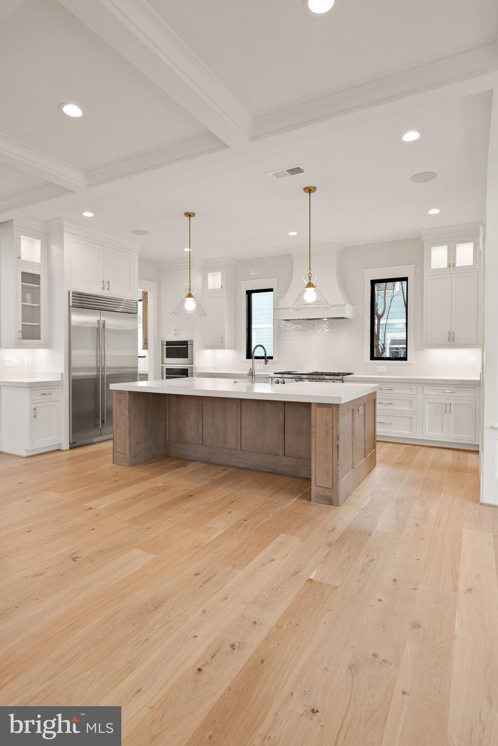 LYON VILLAGE - Residential