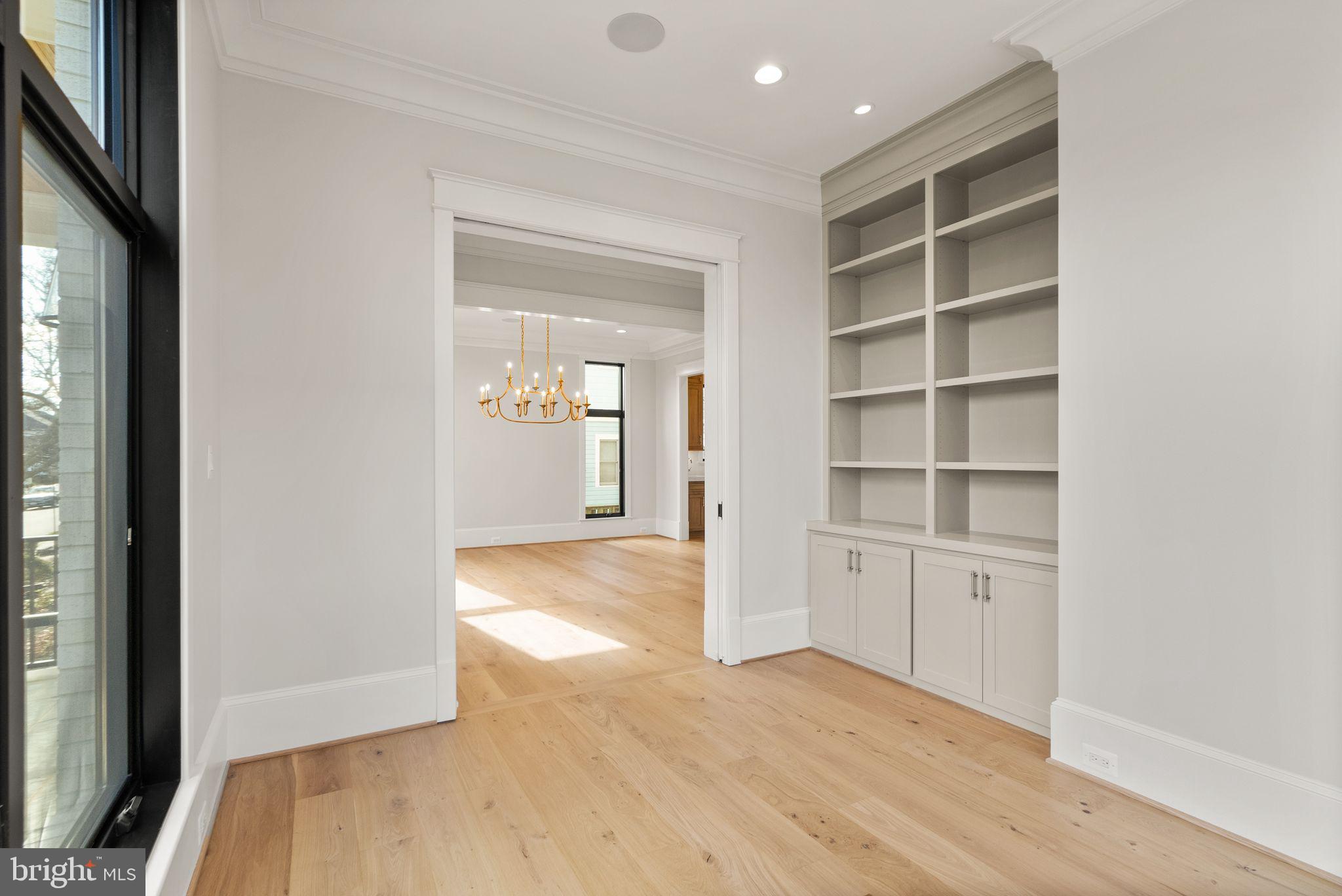 LYON VILLAGE - Residential