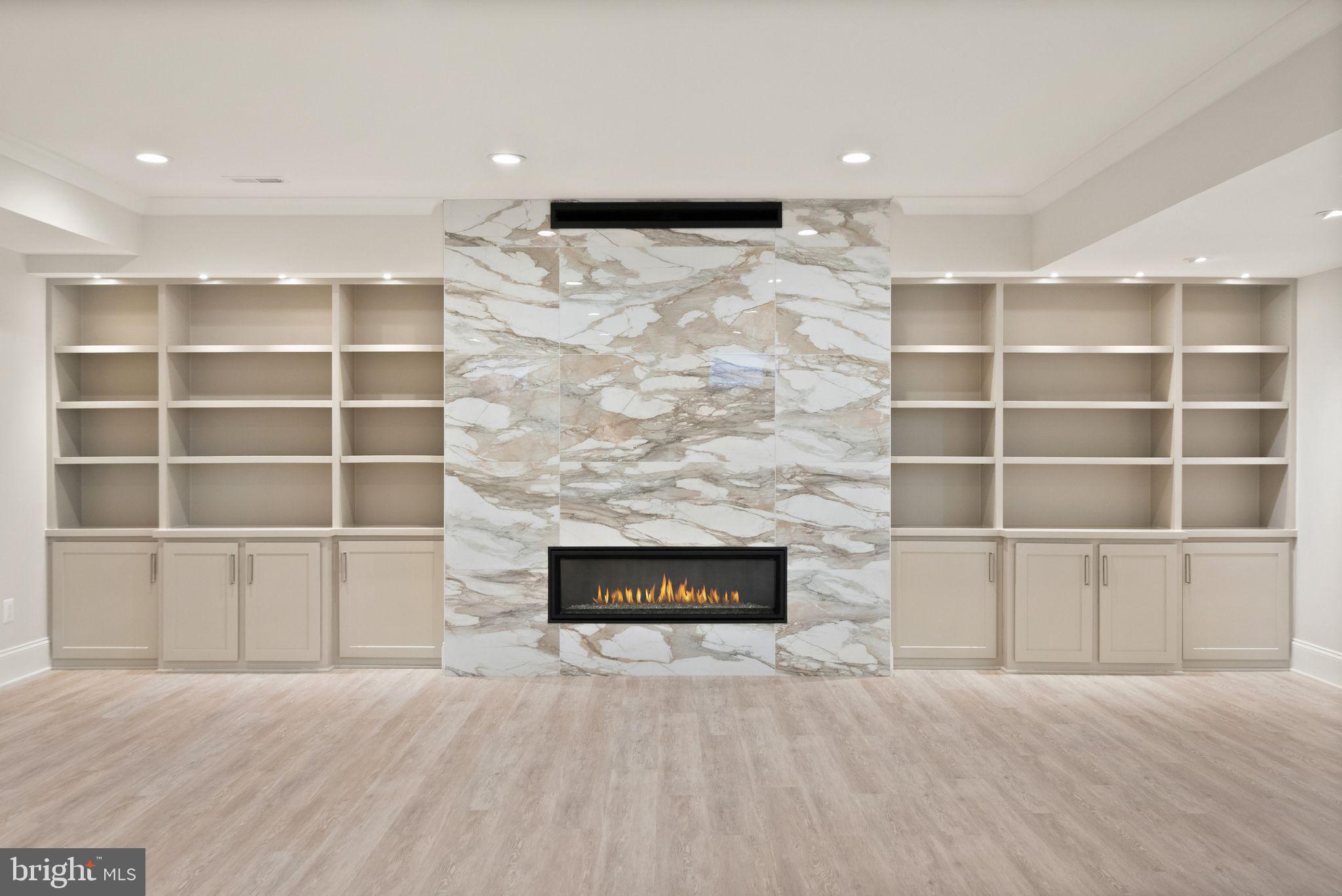 LYON VILLAGE - Residential