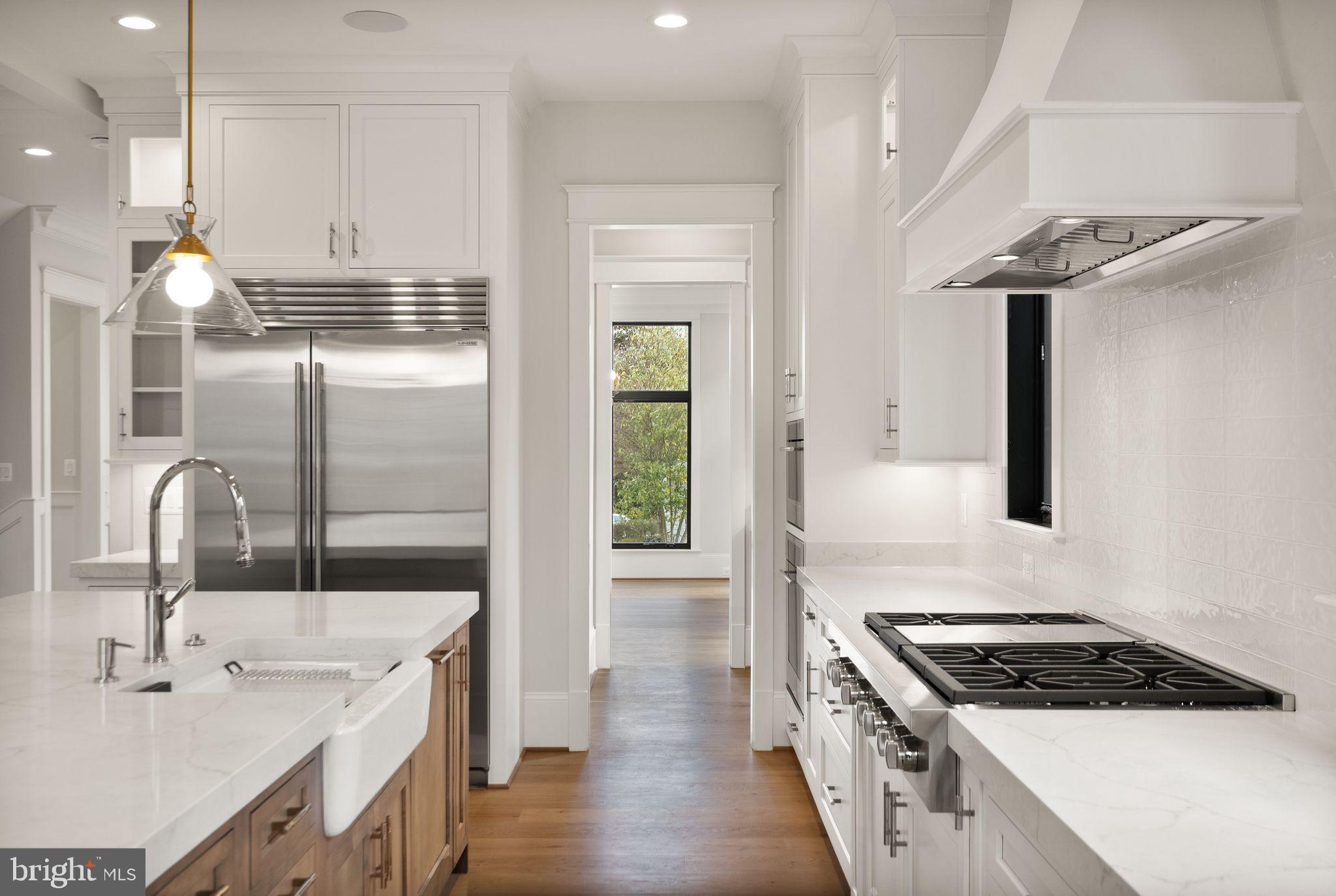 LYON VILLAGE - Residential