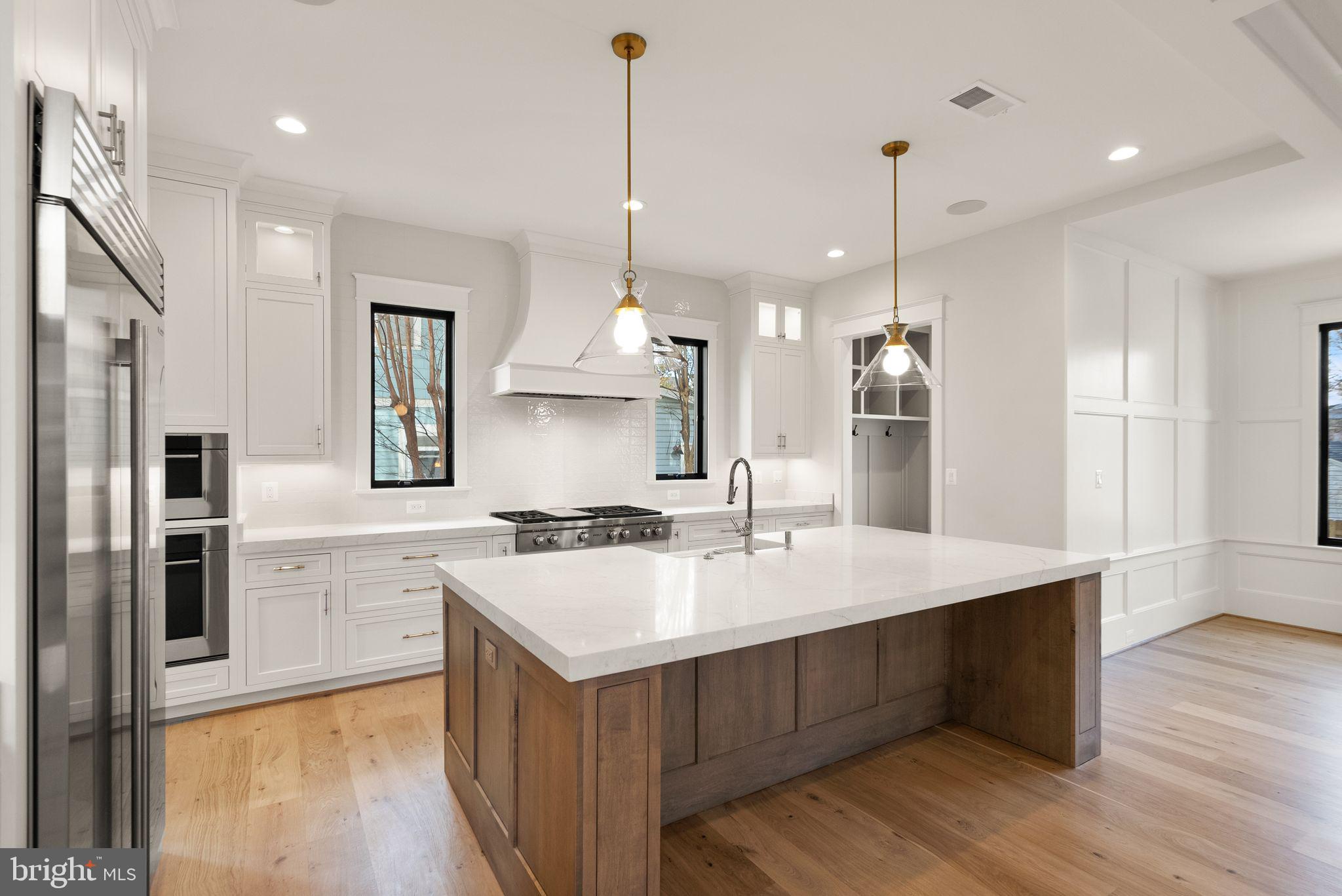 LYON VILLAGE - Residential