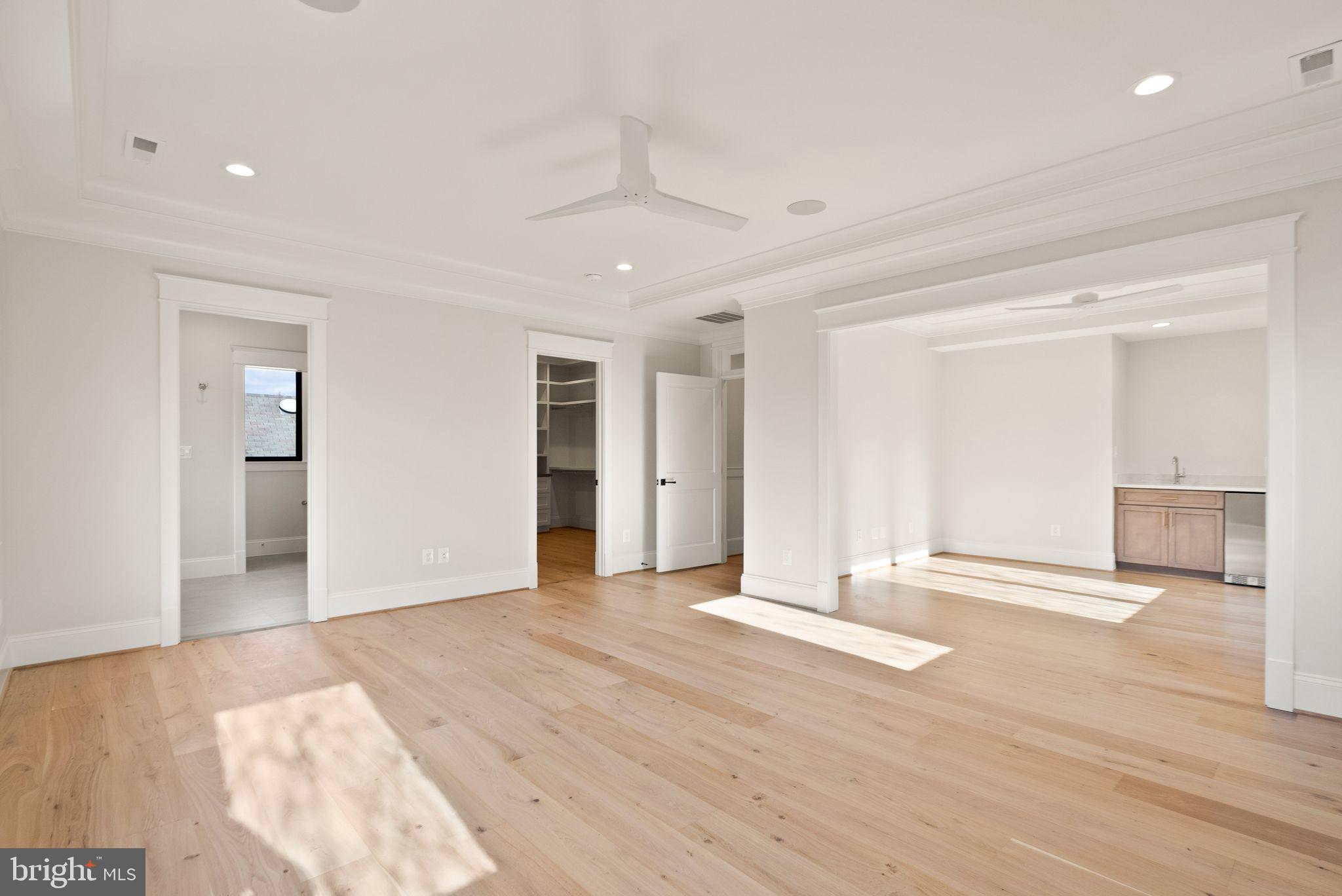 LYON VILLAGE - Residential