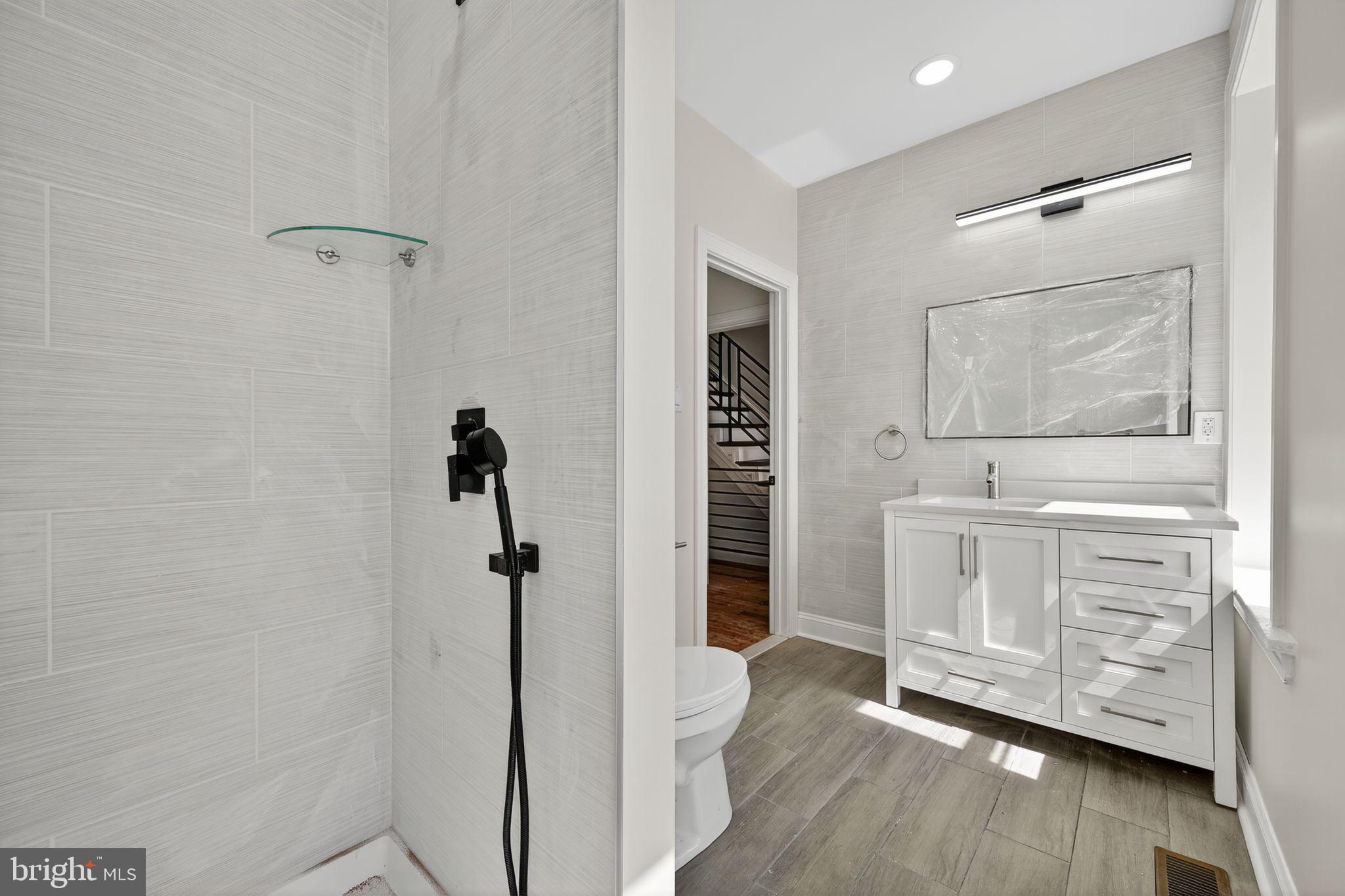 ROXBOROUGH - Residential