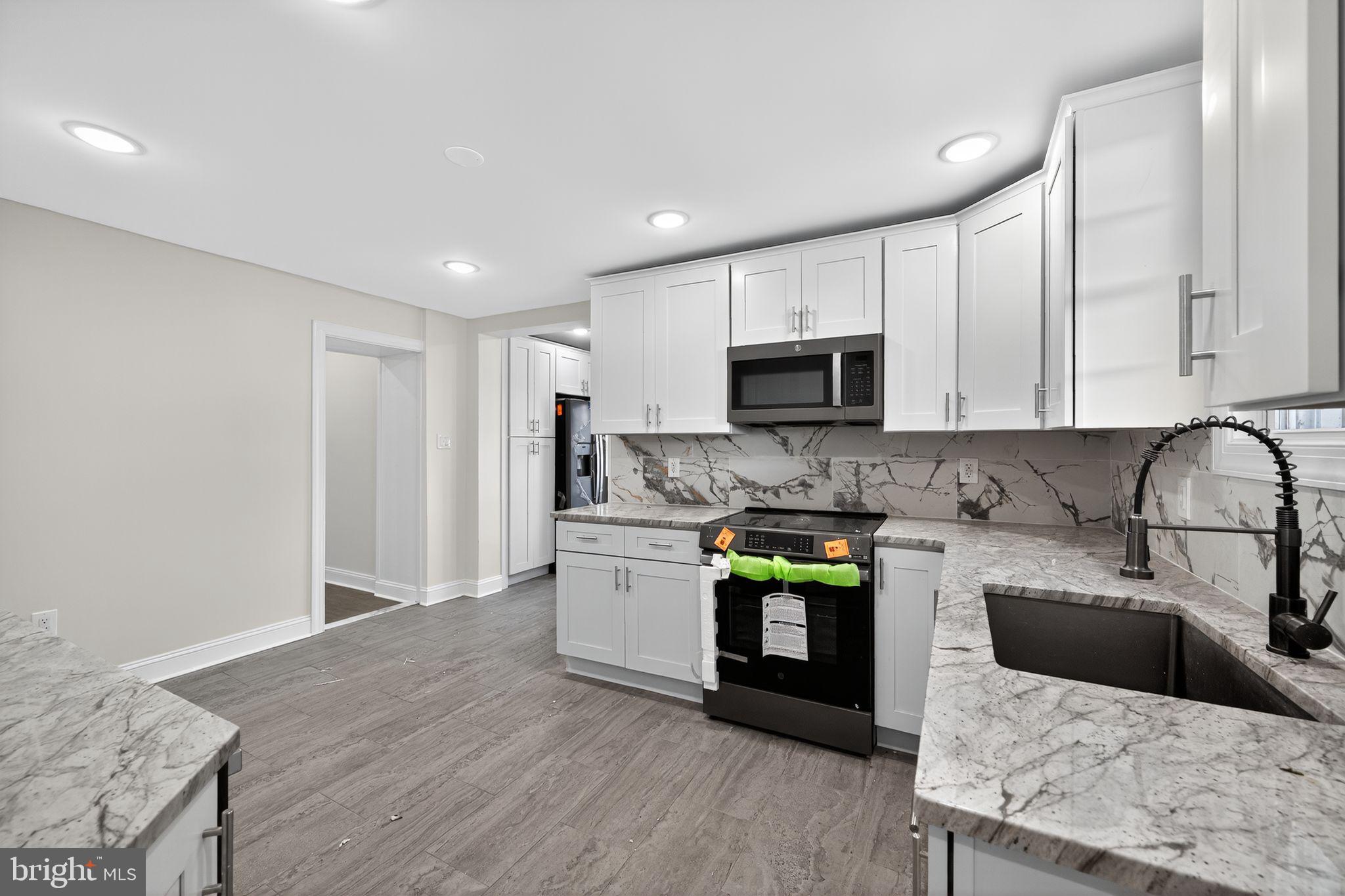 ROXBOROUGH - Residential