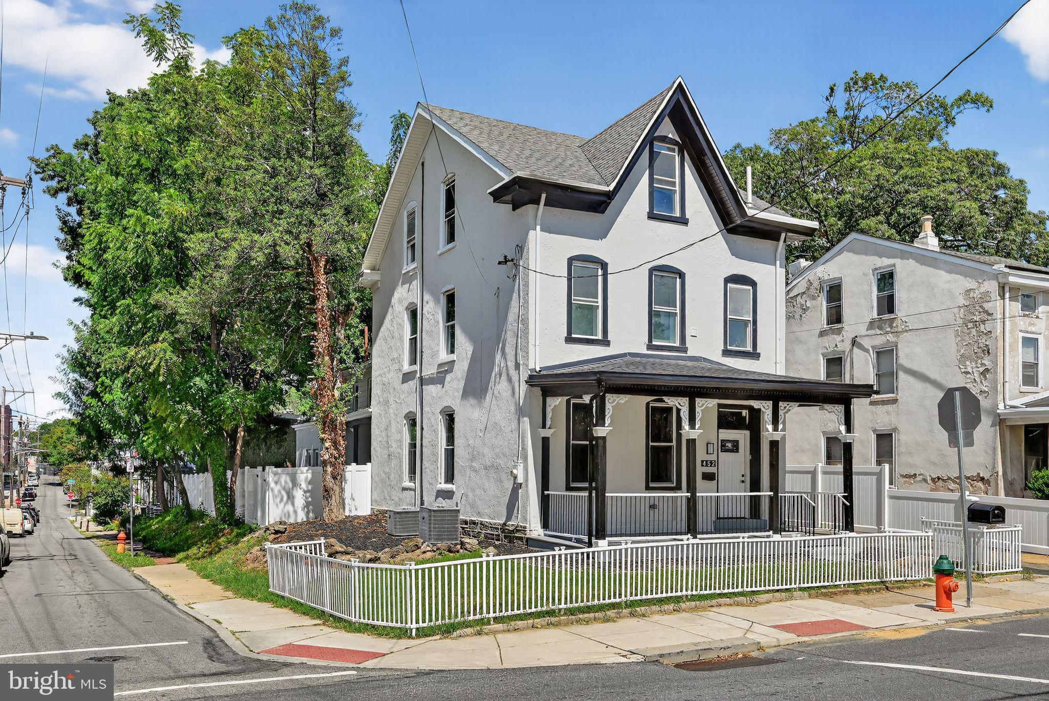 452 GREEN LANE