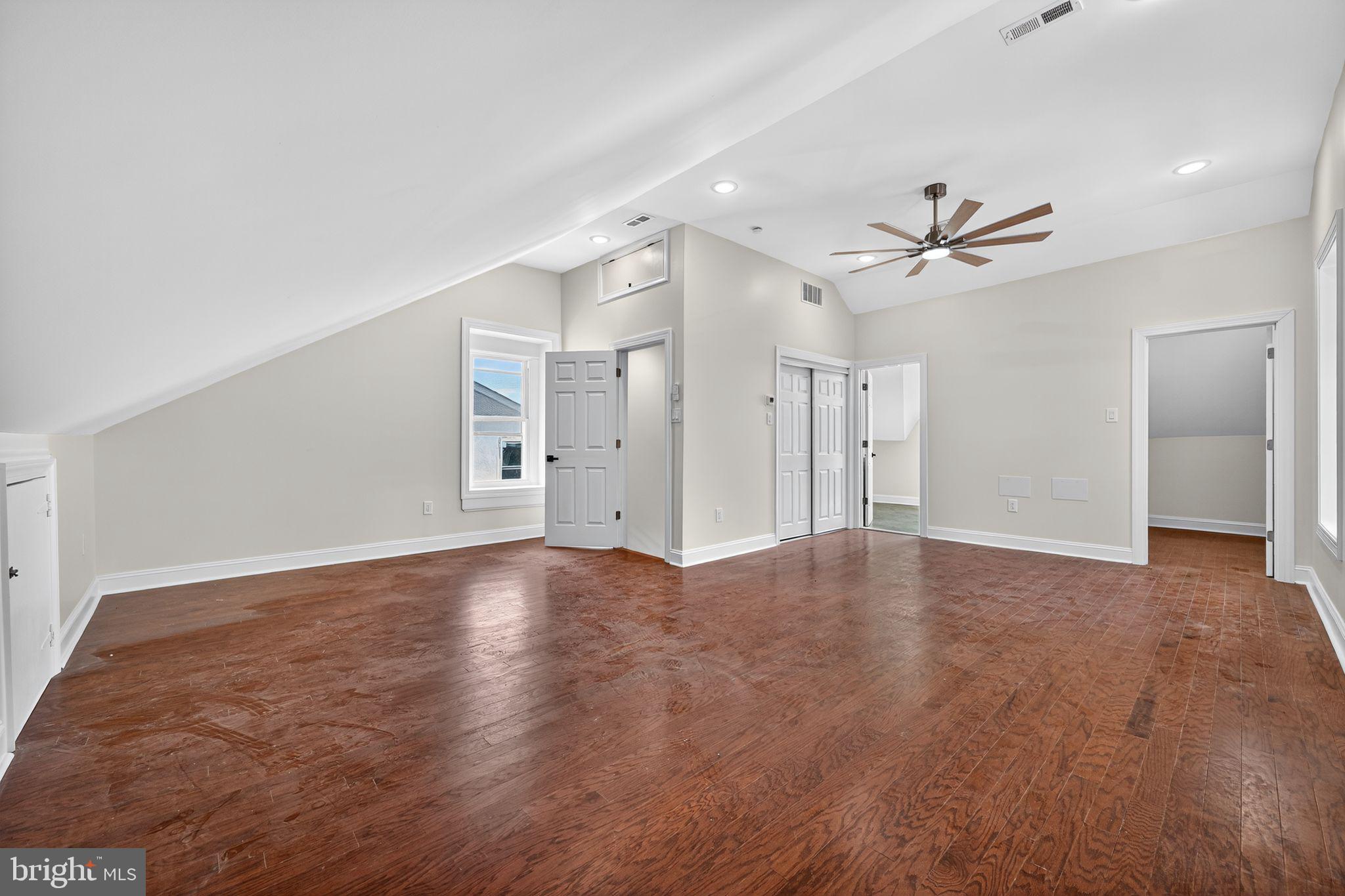 ROXBOROUGH - Residential