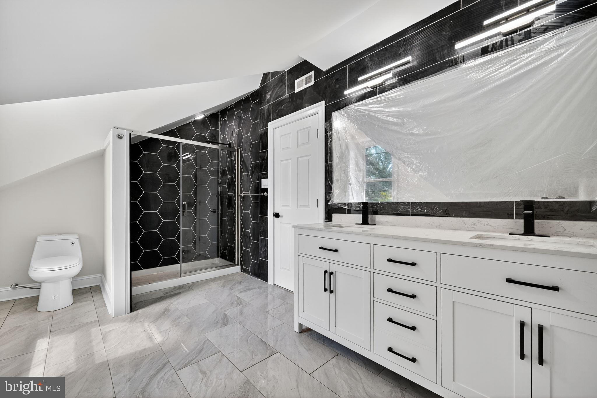 ROXBOROUGH - Residential