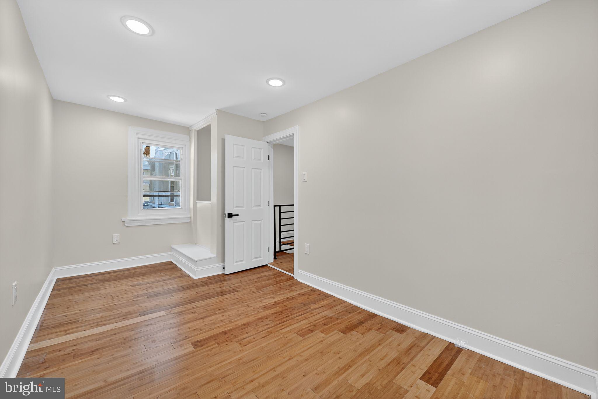 ROXBOROUGH - Residential